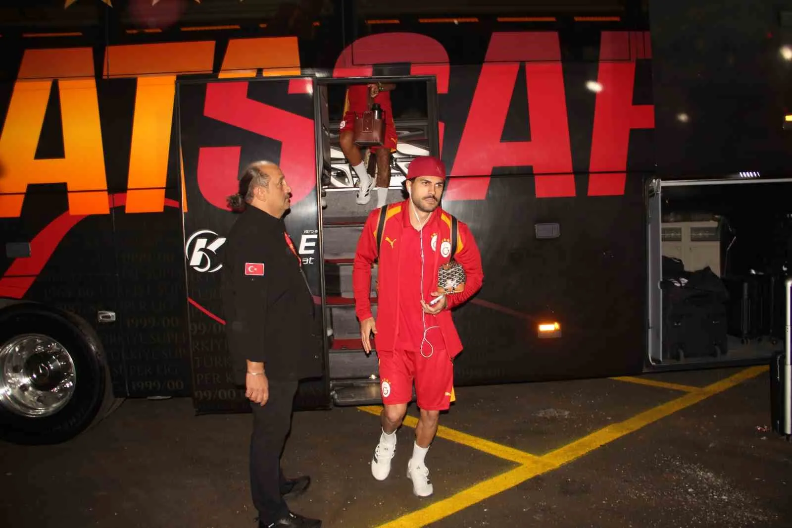 ERZURUMSPOR FK-GALATASARAY MAÇI ÖNCESİ TAKIMLAR STADYUMA GELDİ