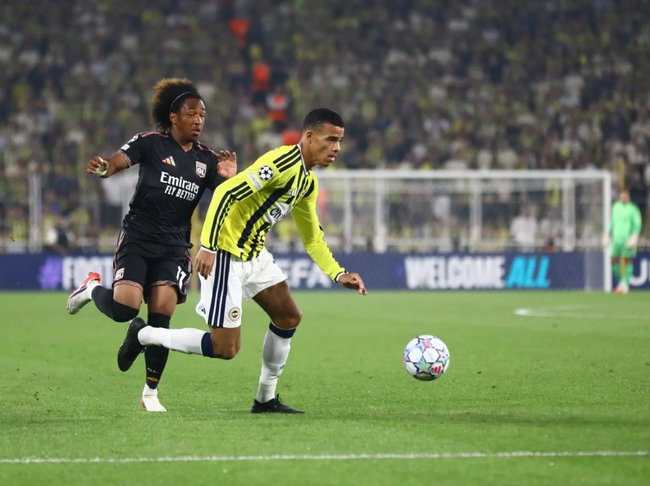 FENERBAHÇE, UEFA ŞAMPİYONLAR LİGİ PLAY-OFF TURU RÖVANŞINDA LYON'A KONUK OLACAK.