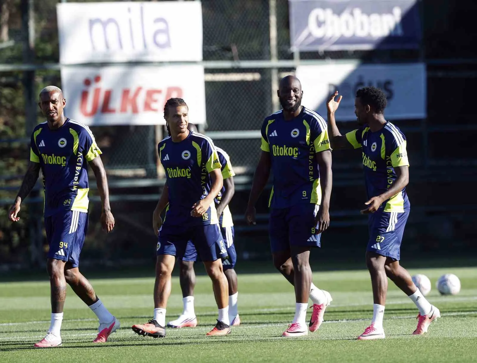 FENERBAHÇE, TRENDYOL SÜPER LİG’İN 2. HAFTASINDA KONYASPOR İLE OYNAYACAĞI MAÇIN HAZIRLIKLARINI AKŞAM SAATLERİNDE YAPTIĞI ANTRENMANLA SÜRDÜRDÜ