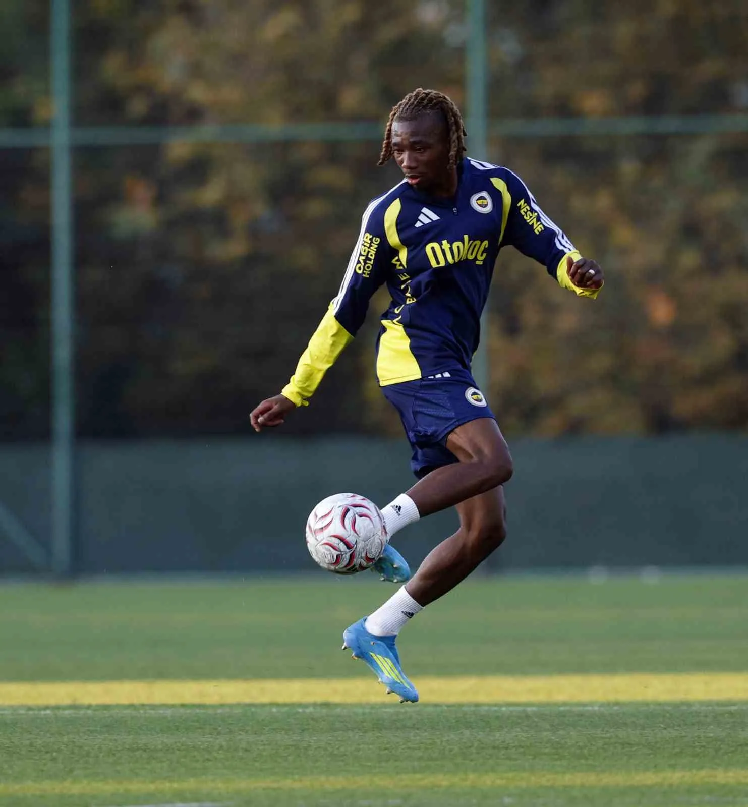 FENERBAHÇE, TRENDYOL SÜPER LİG’İN 2. HAFTASINDA YARIN SAHASINDA KONYASPOR İLE OYNAYACAĞI MAÇIN HAZIRLIKLARINI BUGÜN YAPTIĞI ANTRENMANLA TAMAMLADI.