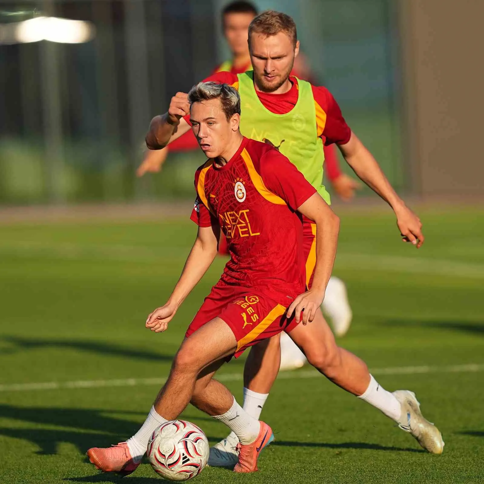GALATASARAY, TRENDYOL SÜPER LİG’İN 3. HAFTASINDA GÖZTEPE İLE OYNAYACAĞI MAÇIN HAZIRLIKLARINI BUGÜN YAPTIĞI ANTRENMANLA SÜRDÜRDÜ.