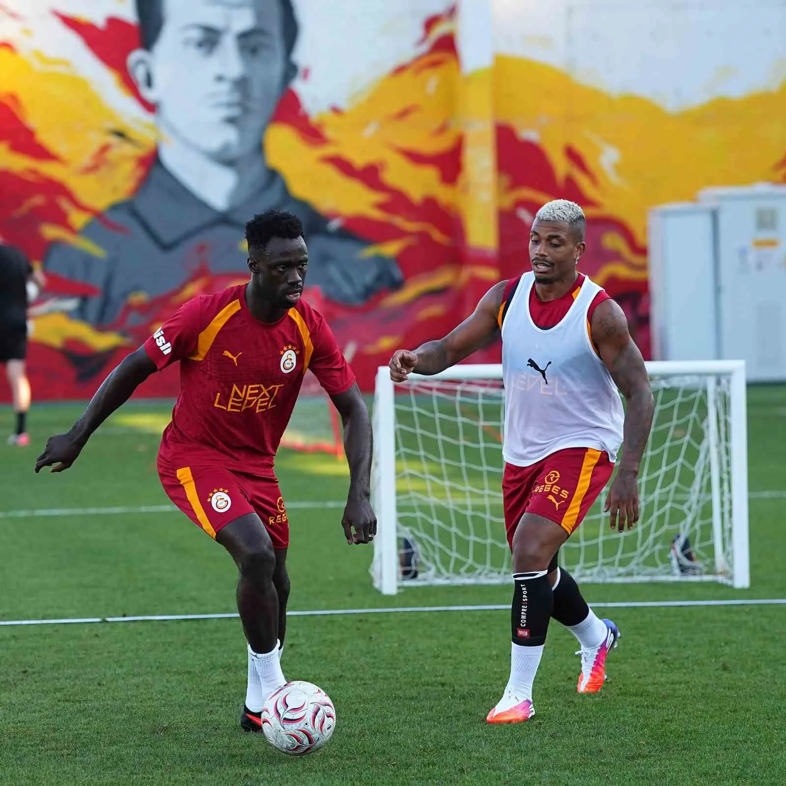 GALATASARAY, TRENDYOL SÜPER LİG’İN 3. HAFTASINDA GÖZTEPE İLE OYNAYACAĞI MAÇIN HAZIRLIKLARINA BUGÜN YAPTIĞI ANTRENMANLA BAŞLADI.