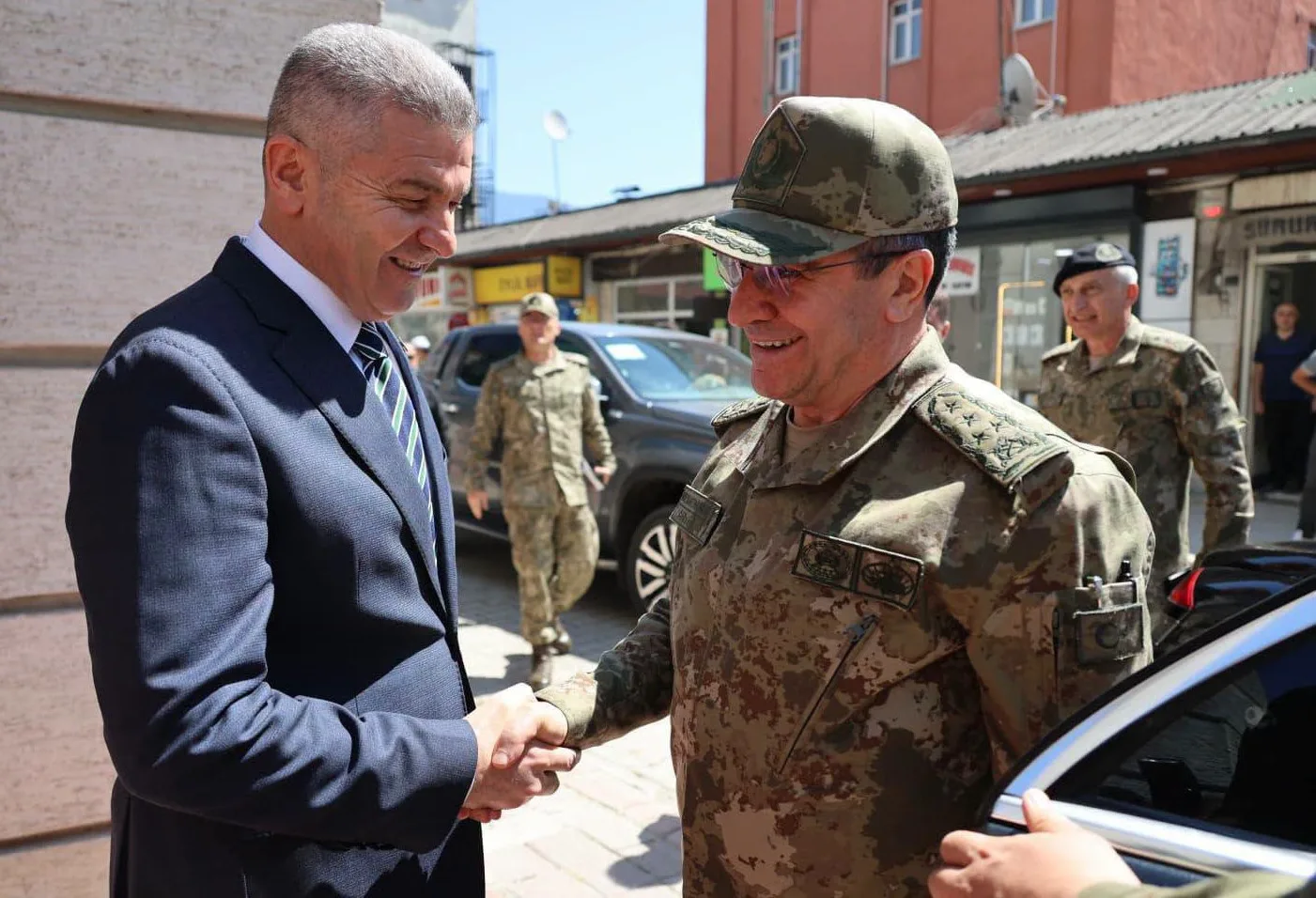 GENELKURMAY BAŞKANI ORGENERAL SELÇUK BAYRAKTAROĞLU, ARTVİN’DE VALİLİĞİ ZİYARET ETTİ.
