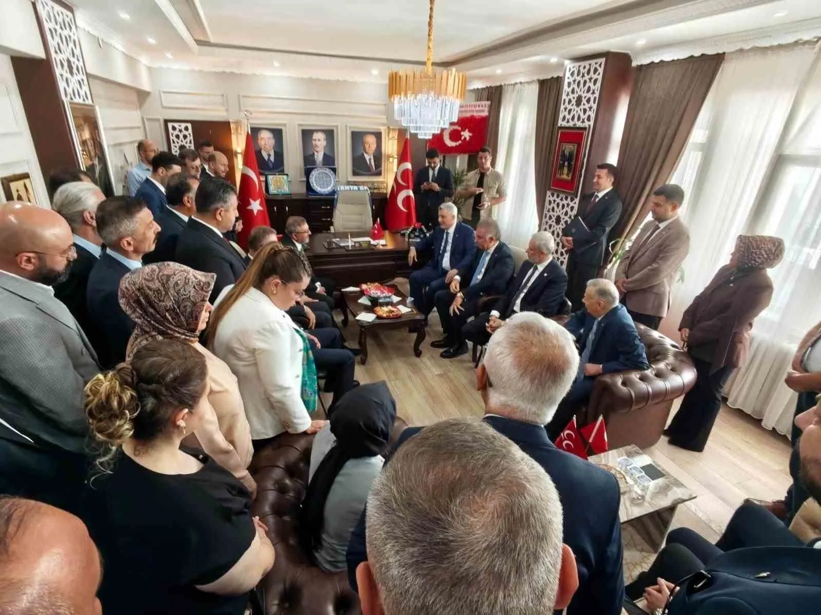 HİSARCIK BELEDİYE BAŞKANI MUSTAFA DEMİRTAŞ, İLÇENİN GELİŞİMİNE KATKI SAĞLAYACAK TALEP VE PROJELERİ, KÜTAHYA'YI ZİYARET EDEN TİCARET BAKANI PROF. DR. ÖMER BOLAT'A İLETTİ.