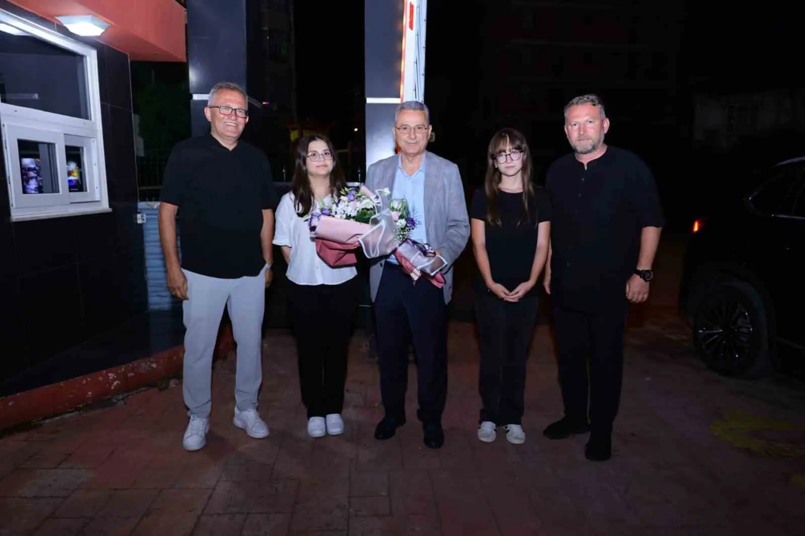 SAMSUN’UN İLKADIM BELEDİYE BAŞKANI İHSAN KURNAZ, VATANDAŞLARLA DOĞRUDAN İLETİŞİMİ GÜÇLENDİRMEK, TALEP VE ÖNERİLERİ YERİNDE DİNLEMEK VE İLÇENİN İHTİYAÇLARINA ORTAK AKILLA ÇÖZÜM ÜRETMEK AMACIYLA VATANDAŞ BULUŞMALARINA DEVAM EDİYOR.