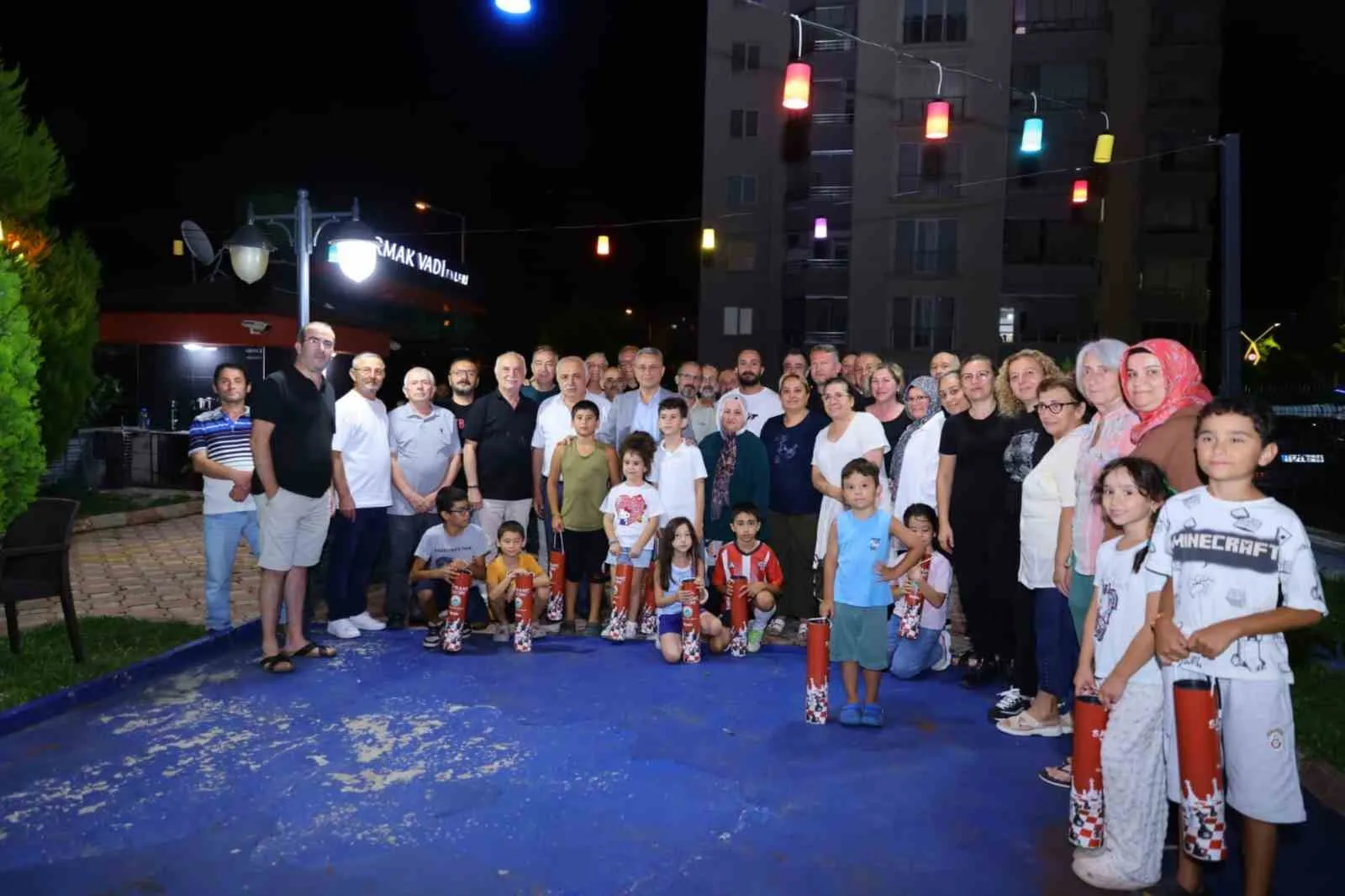 SAMSUN’UN İLKADIM BELEDİYE BAŞKANI İHSAN KURNAZ, VATANDAŞLARLA DOĞRUDAN İLETİŞİMİ GÜÇLENDİRMEK, TALEP VE ÖNERİLERİ YERİNDE DİNLEMEK VE İLÇENİN İHTİYAÇLARINA ORTAK AKILLA ÇÖZÜM ÜRETMEK AMACIYLA VATANDAŞ BULUŞMALARINA DEVAM EDİYOR.