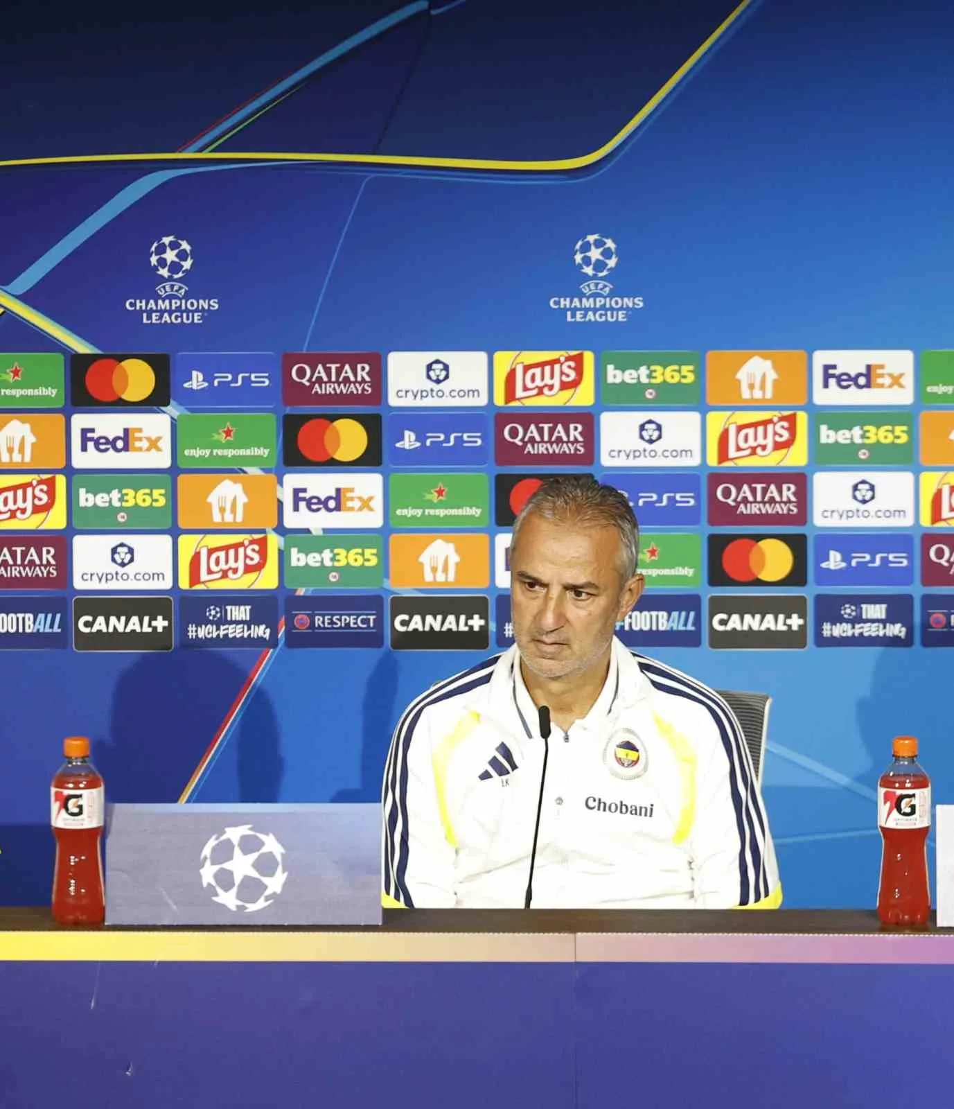 FENERBAHÇE TEKNİK DİREKTÖRÜ İSMAİL KARTAL, "ŞAMPİYONLAR LİGİ’NE KALMAK İÇİN ELİMİZDEN GELENİ YAPACAĞIZ. YARIN BU BİLİNÇLE SAHAYA ÇIKACAĞIZ. SON YILLARDA FENERBAHÇEMİZİN AVRUPA KUPALARINDA YÜKSELİŞİ VAR. YARINKİ MAÇLA BERABER BU YÜKSELİŞİ ŞAMPİYONLAR LİGİ’NE TAŞIMAK İSTİYORUZ" DEDİ.