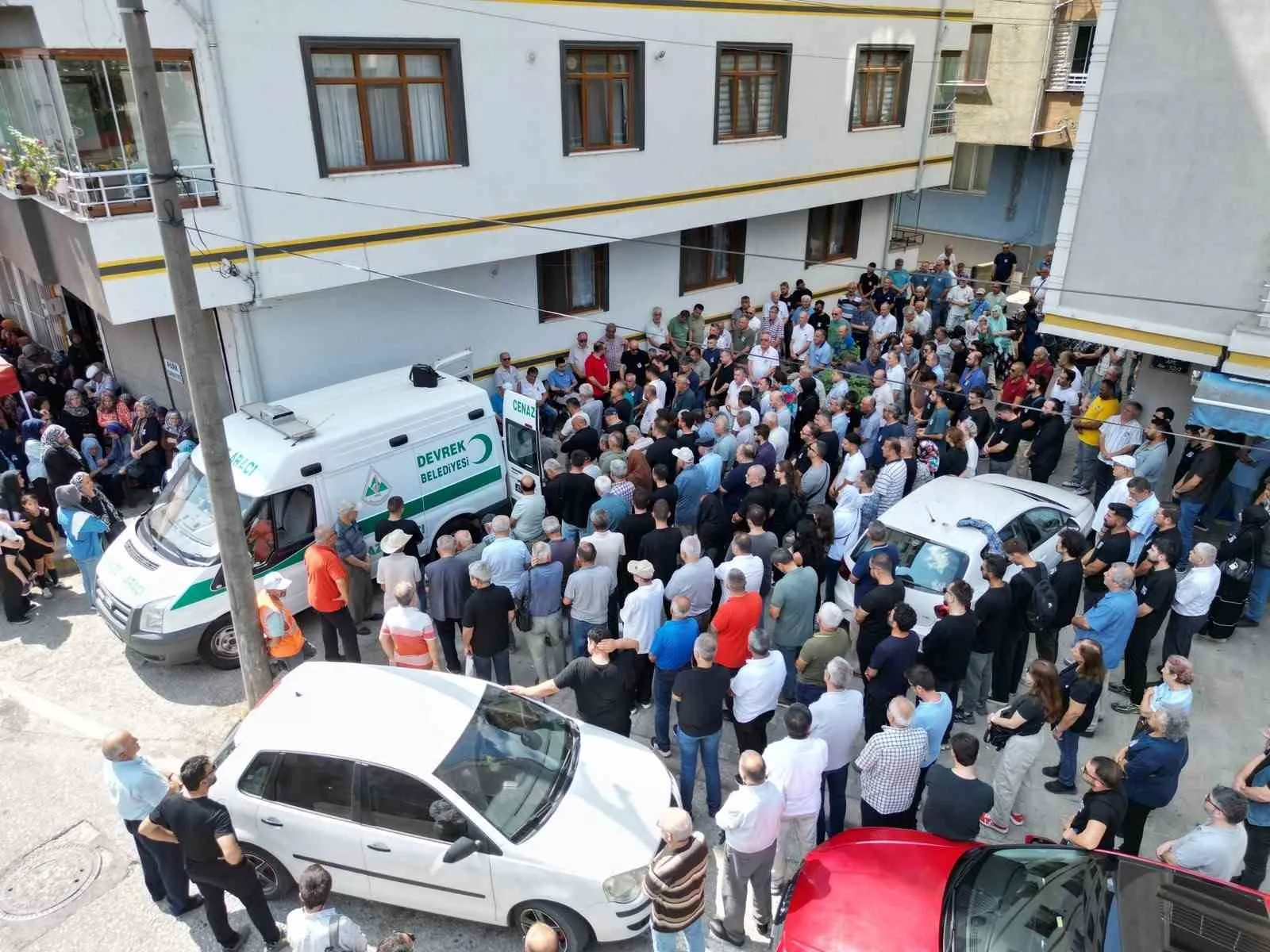DENİZ KÜÇÜKLER İÇİN MEMLEKETİ DEVREK'TE CENAZE TÖRENİ DÜZENLENDİ.