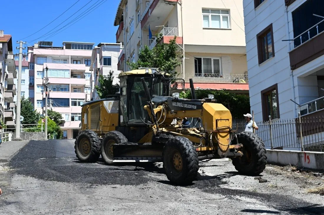 Kdz. Ereğli’de Sıcak Asfalt Çalışmaları Kesintisiz Sürüyor