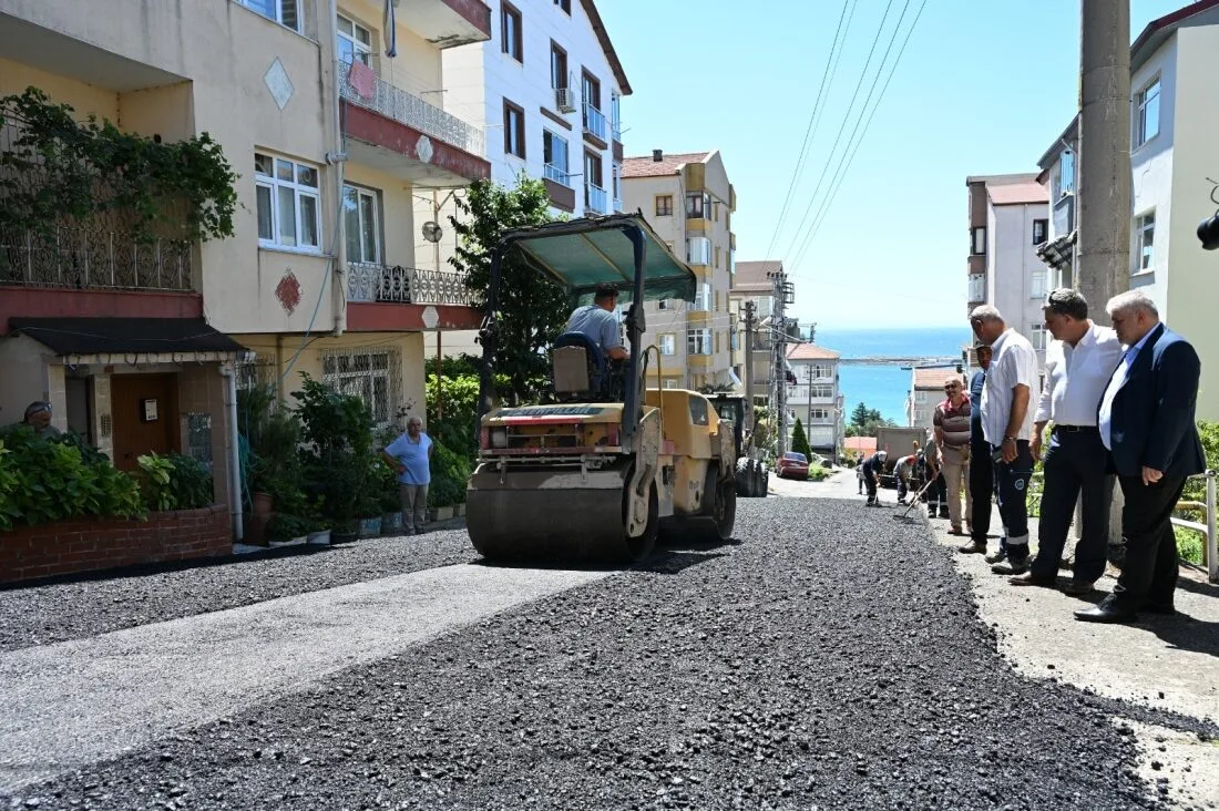 Kdz. Ereğli’de Sıcak Asfalt Çalışmaları Kesintisiz Sürüyor