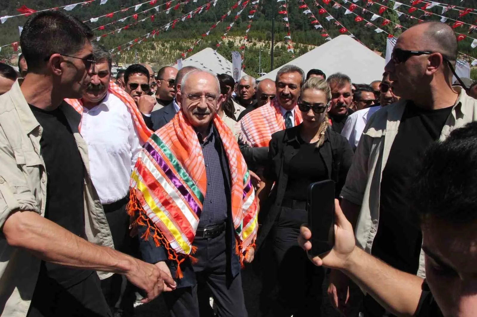 CHP GENEL BAŞKANI KEMAL KILIÇDAROĞLU, MERSİN’İN TOROSLAR İLÇESİNDE DÜZENLENEN 2. KARDEŞ GÖÇERLER YÖRÜK ETKİNLİĞİNE KATILDI.