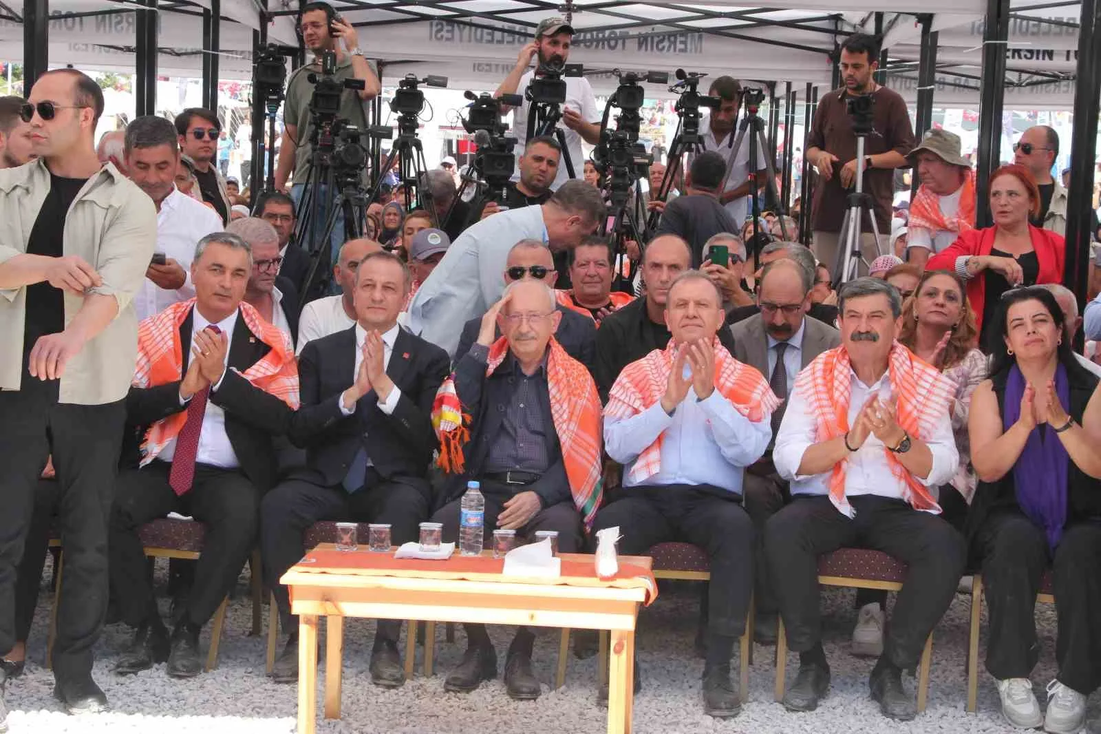 CHP GENEL BAŞKANI KEMAL KILIÇDAROĞLU, MERSİN’İN TOROSLAR İLÇESİNDE DÜZENLENEN 2. KARDEŞ GÖÇERLER YÖRÜK ETKİNLİĞİNE KATILDI.