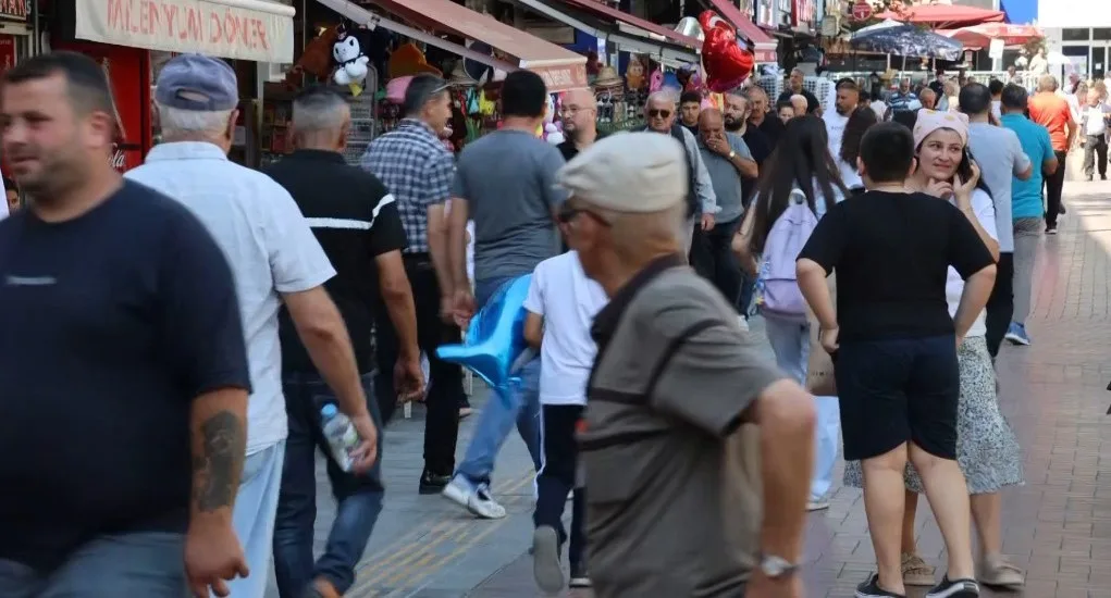 KIRŞEHİR’DE ÜNİVERSİTELERDE ÖĞRENCİ KAYIT DÖNEMİNİN BAŞLAMASI VE KAMU PERSONELİNİN TAYİN DÖNEMİNİN YAKLAŞMASIYLA BİRLİKTE KİRA PİYASASINDA YAŞANABİLECEK FİYAT ARTIŞLARINA KARŞI EMLAK DANIŞMANLARINDAN UYARI GELDİ.