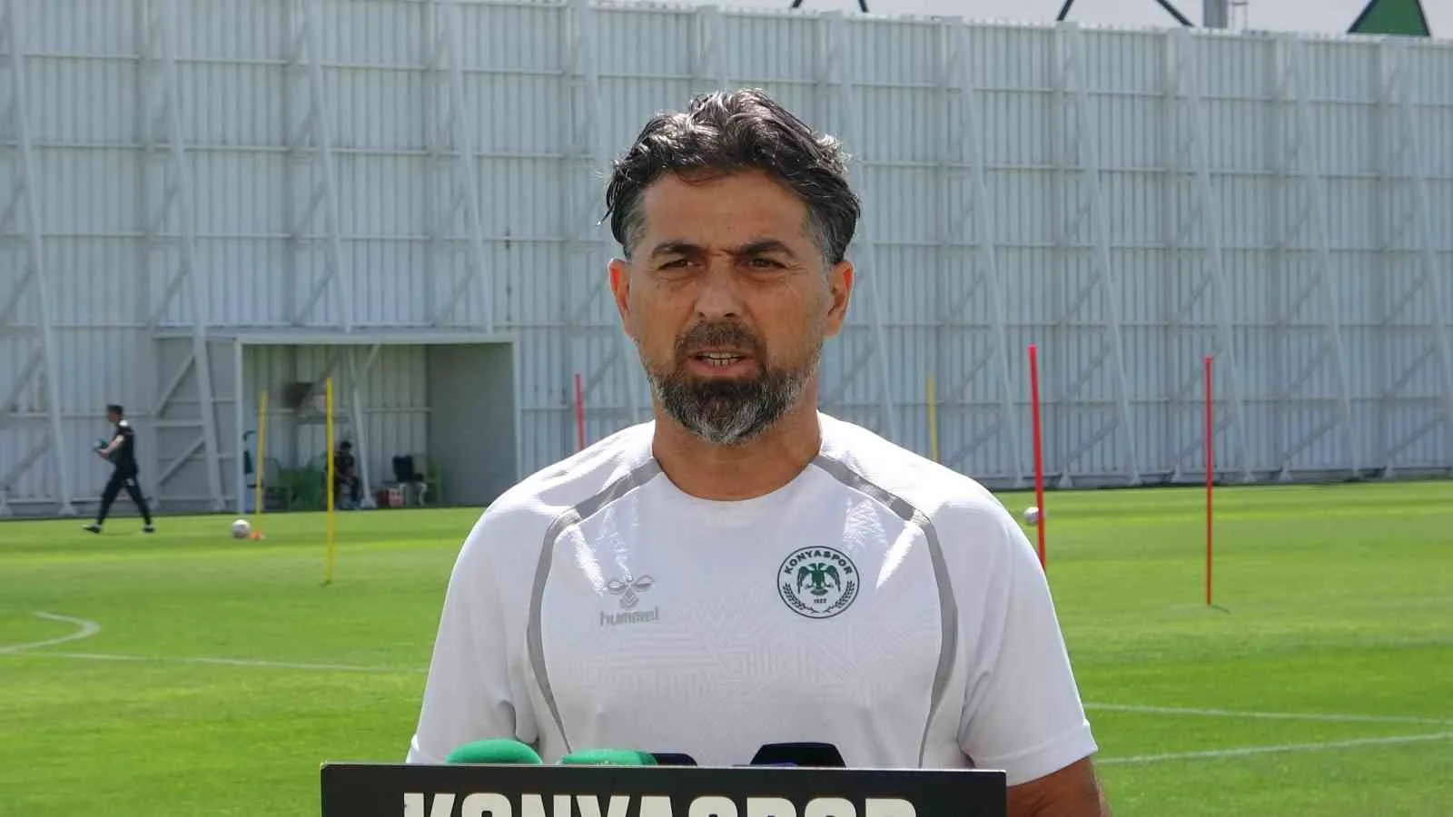 KONYASPOR TEKNİK DİREKTÖRÜ İLHAN PALUT, FENERBAHÇE MAÇININ ZOR BİR DEPLASMAN OLDUĞUNU BELİRTEREK, MAÇTA EN İYİ ŞEKİLDE MÜCADELE EDECEKLERİNİ SÖYLEDİ.