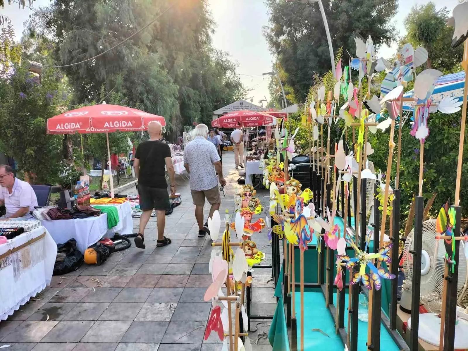 KÖYCEĞİZ’DE İKİNCİ EL PAZARI SICAK HAVADAN ETKİLENDİ