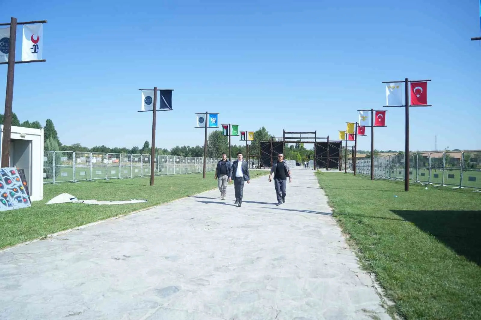 ANADOLU’NUN KAPILARINI TÜRKLERE AÇAN MALAZGİRT ZAFERİ’NİN 955’İNCİ YIL DÖNÜMÜ DOLAYISIYLA MUŞ’UN MALAZGİRT İLÇESİNDE 24-26 AĞUSTOS TARİHLERİNDE DÜZENLENECEK ETKİNLİKLER ÖNCESİ TARİHİ MİLLİ PARKTA HAZIRLIKLAR TAMAMLANDI.