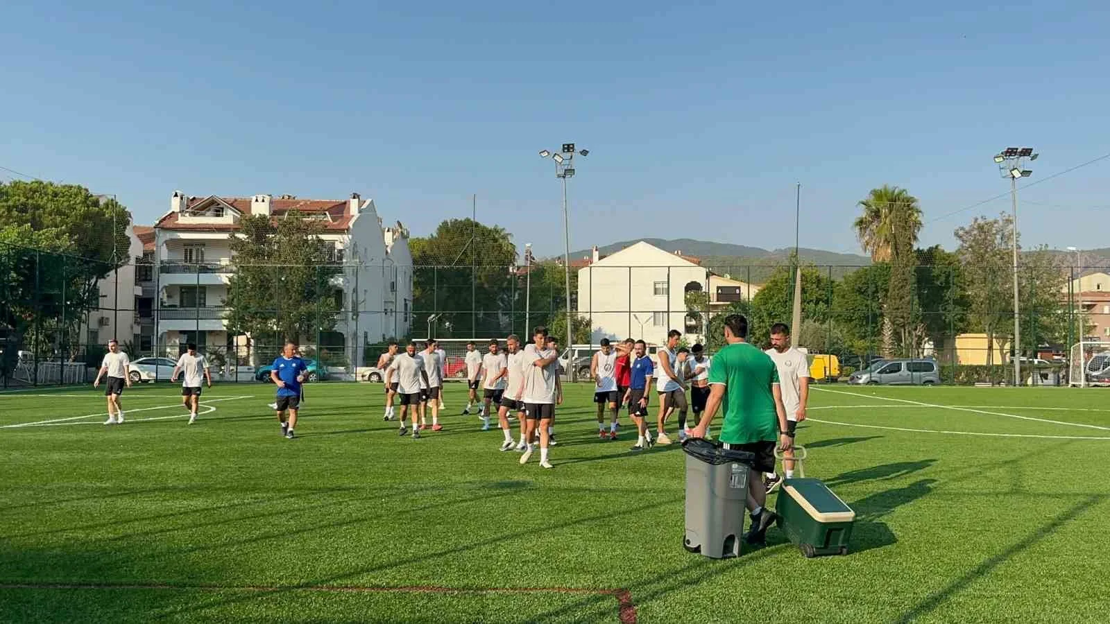 MARMARİS BELEDİYE SPOR SEZON ÖNCESİ İLK ANTRENMANINA ÇIKTI