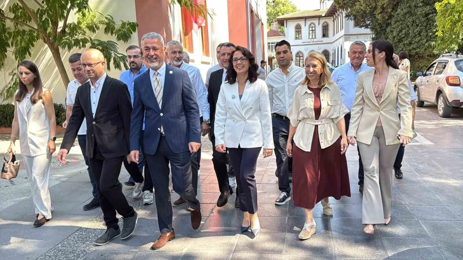 MENTEŞE BELEDİYE BAŞKANI GONCA KÖKSAL ARA VE CHP'Lİ BELEDİYE MECLİS ÜYELERİ YENİ PARTİ'YE KATILDI.