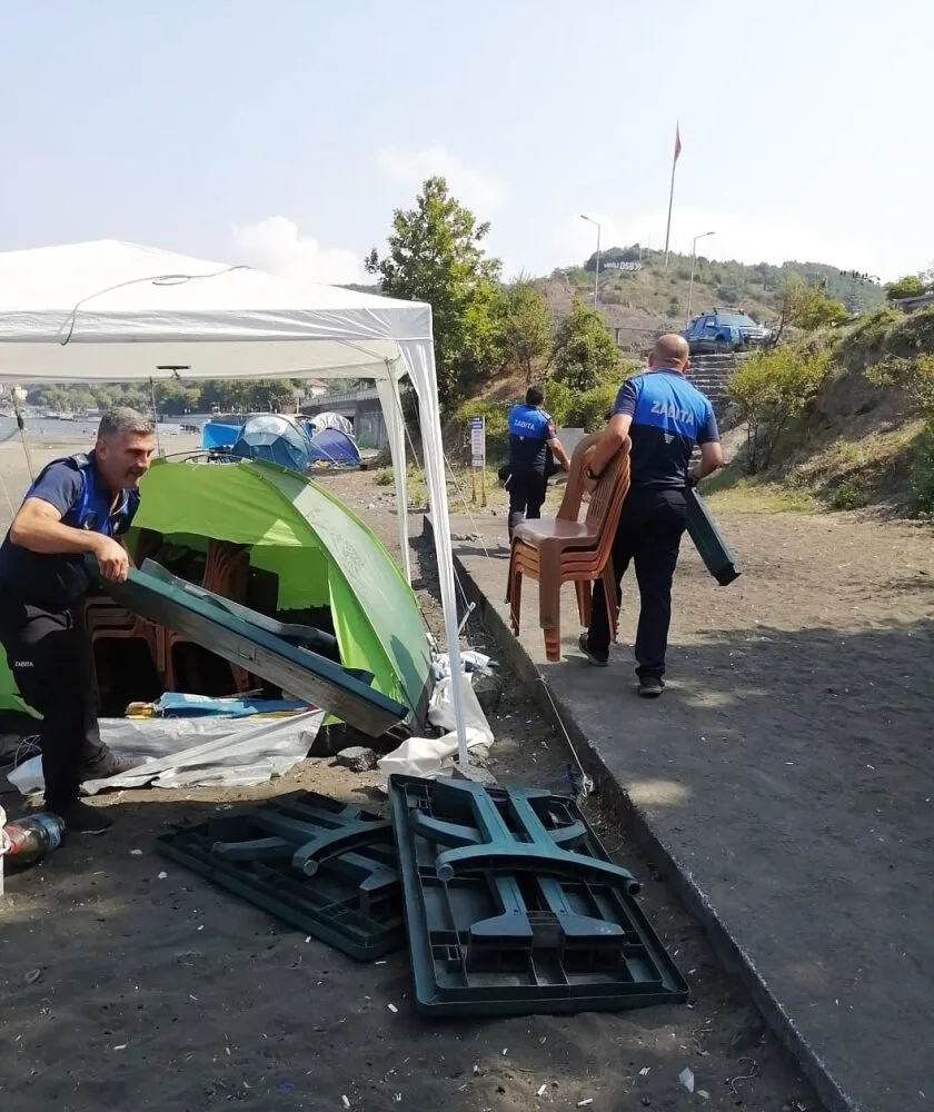 Merve Altı Plajı’nda Çadır Ve Baraka İşgalleri Kaldırıldı