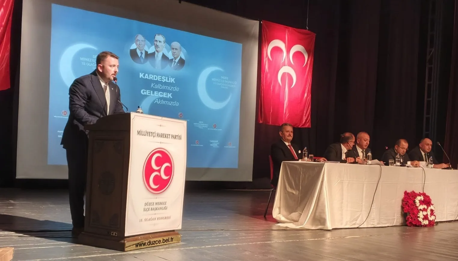 MİLLİYETÇİ HAREKET PARTİSİ (MHP) DÜZCE MERKEZ İLÇE KONGRESİ GERÇEKLEŞTİRİLDİ. KONGREDE MEVCUT BAŞKAN MESUT SERTOĞLU, YENİDEN MERKEZ İLÇE BAŞKANLIĞI GÖREVİNE SEÇİLEREK GÜVEN TAZELEDİ.