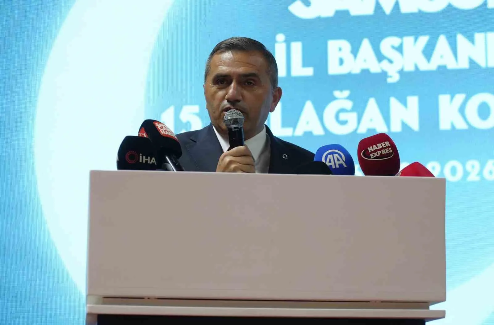 BURHAN MUCUR KONUŞMA YAPTI.