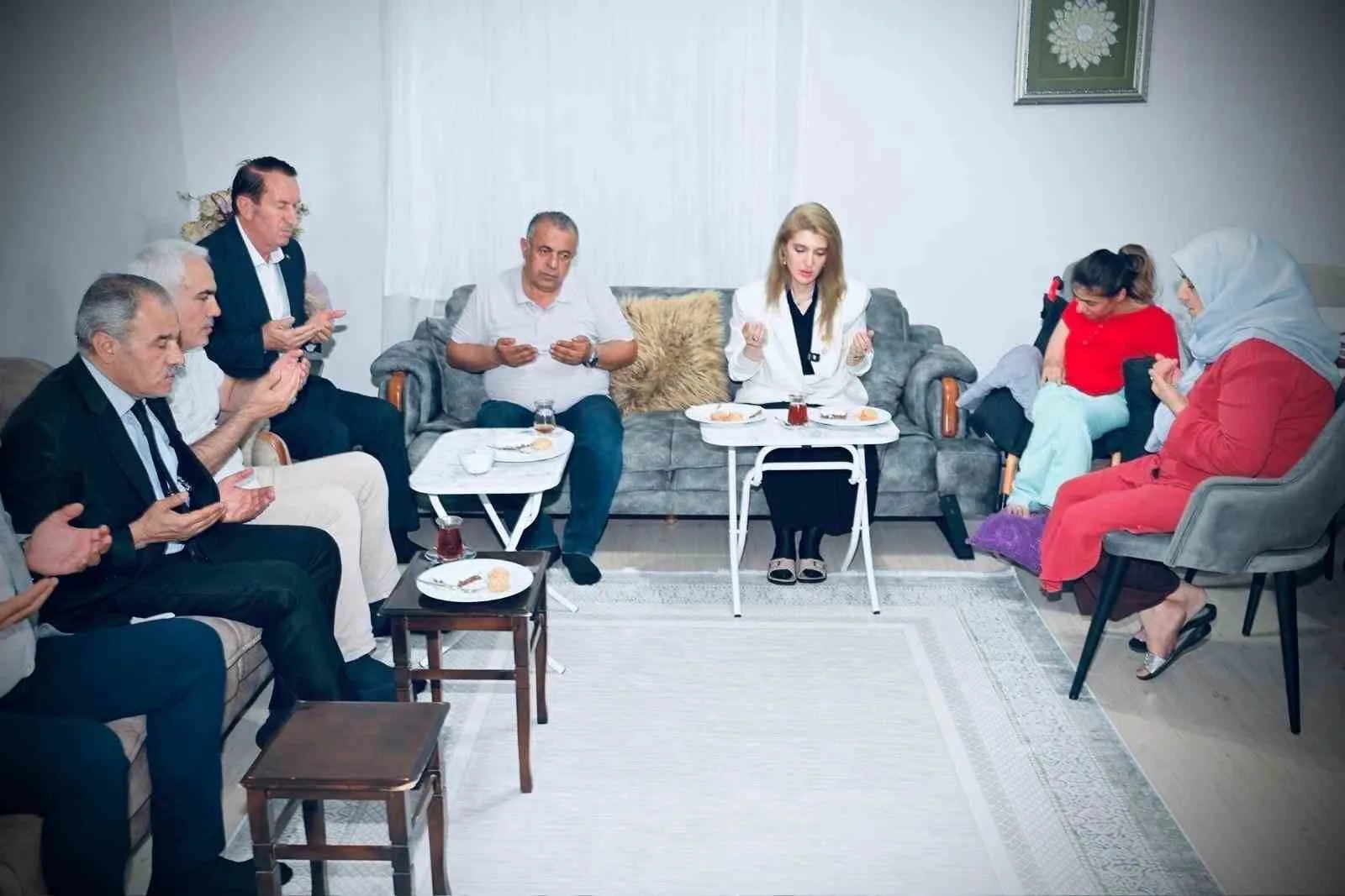 MİLLETVEKİLİ ÖLMEZTOPRAK, ÜRETİCİNİN EMEĞİ VE MALATYA’NIN GELECEĞİ İÇİN SAHADA