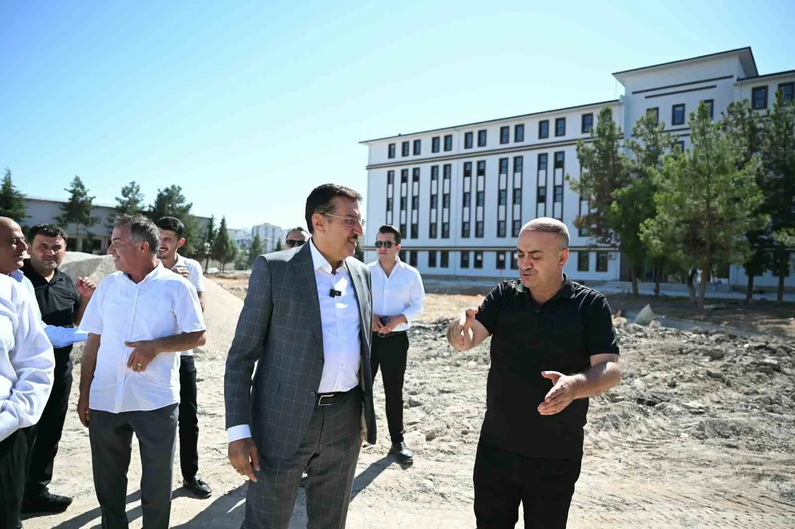 MİLLETVEKİLİ TÜFENKCİ, MALATYA POLİS MESLEK EĞİTİM MERKEZİ’NDE İNCELEMELERDE BULUNDU