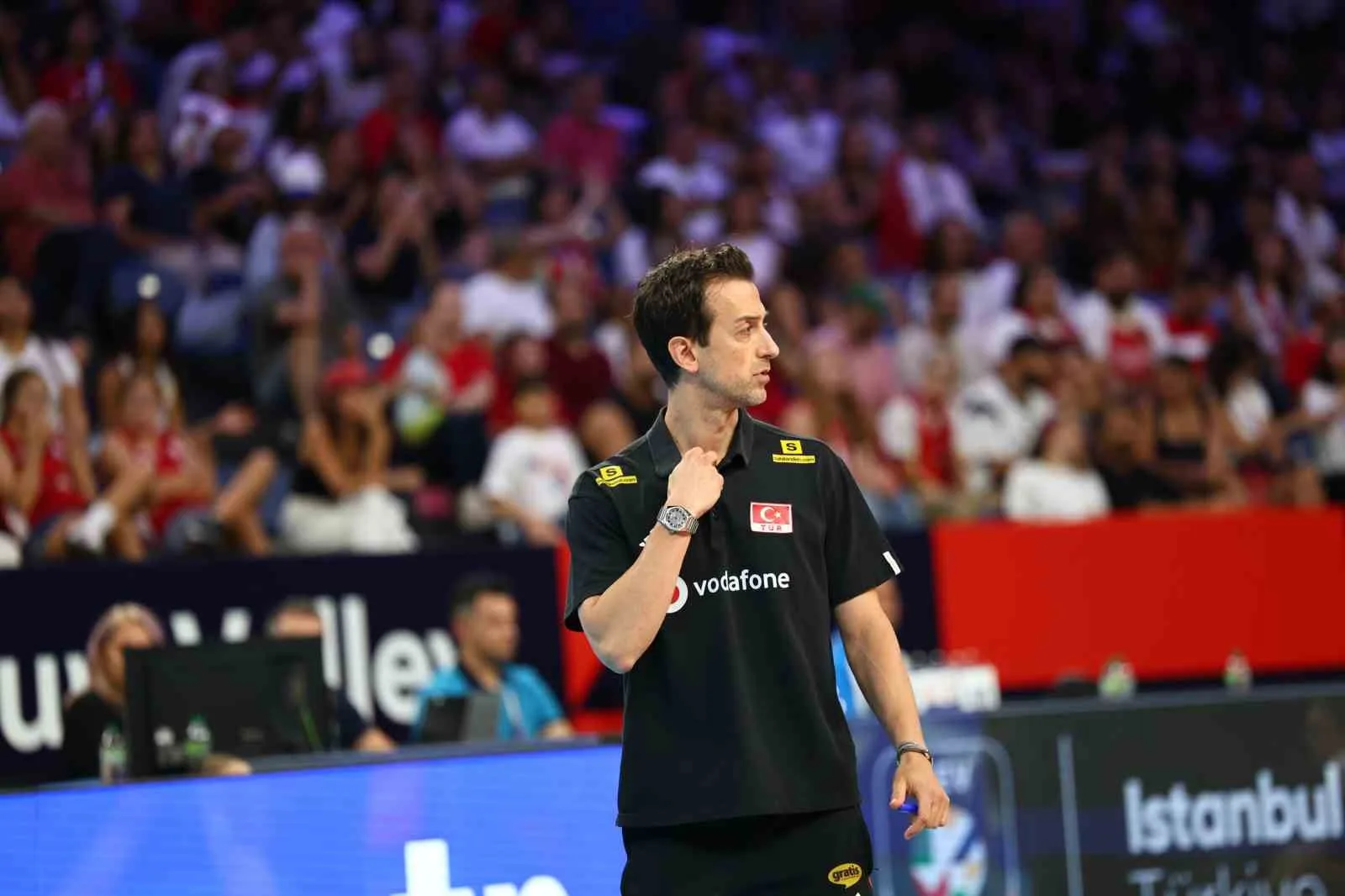 A MİLLİ KADIN VOLEYBOL TAKIMI, 2026 CEV AVRUPA VOLEYBOL ŞAMPİYONASI A GRUBU İKİNCİ MAÇINDA SLOVENYA'YI 3-1 MAĞLUP ETTİ. MİLLİLER, YARIN MACARİSTAN İLE KARŞILAŞACAK.