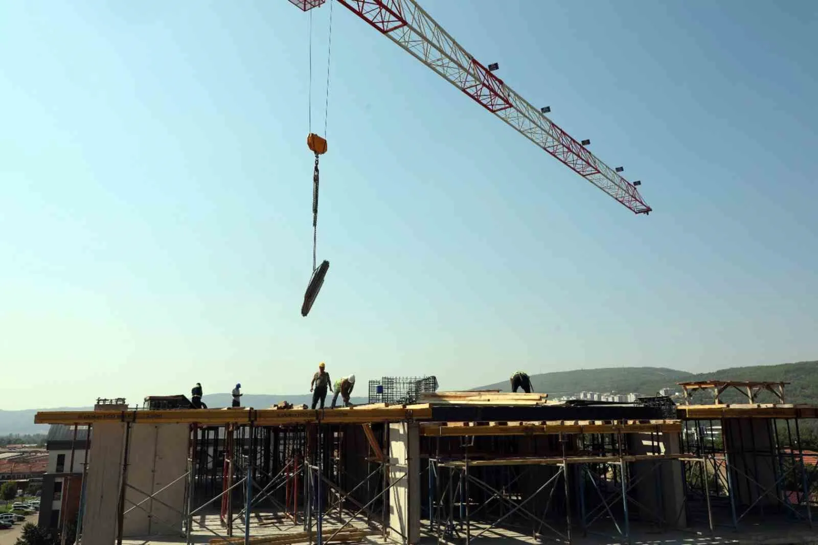 MUĞLA BÜYÜKŞEHİR BELEDİYESİ, MENTEŞE’NİN ORHANİYE MAHALLESİ’NDE HAYATA GEÇİRDİĞİ ORHANİYE OLEA KONUTLARI PROJESİ’NDE ÇALIŞMALARINI SÜRDÜRÜYOR.