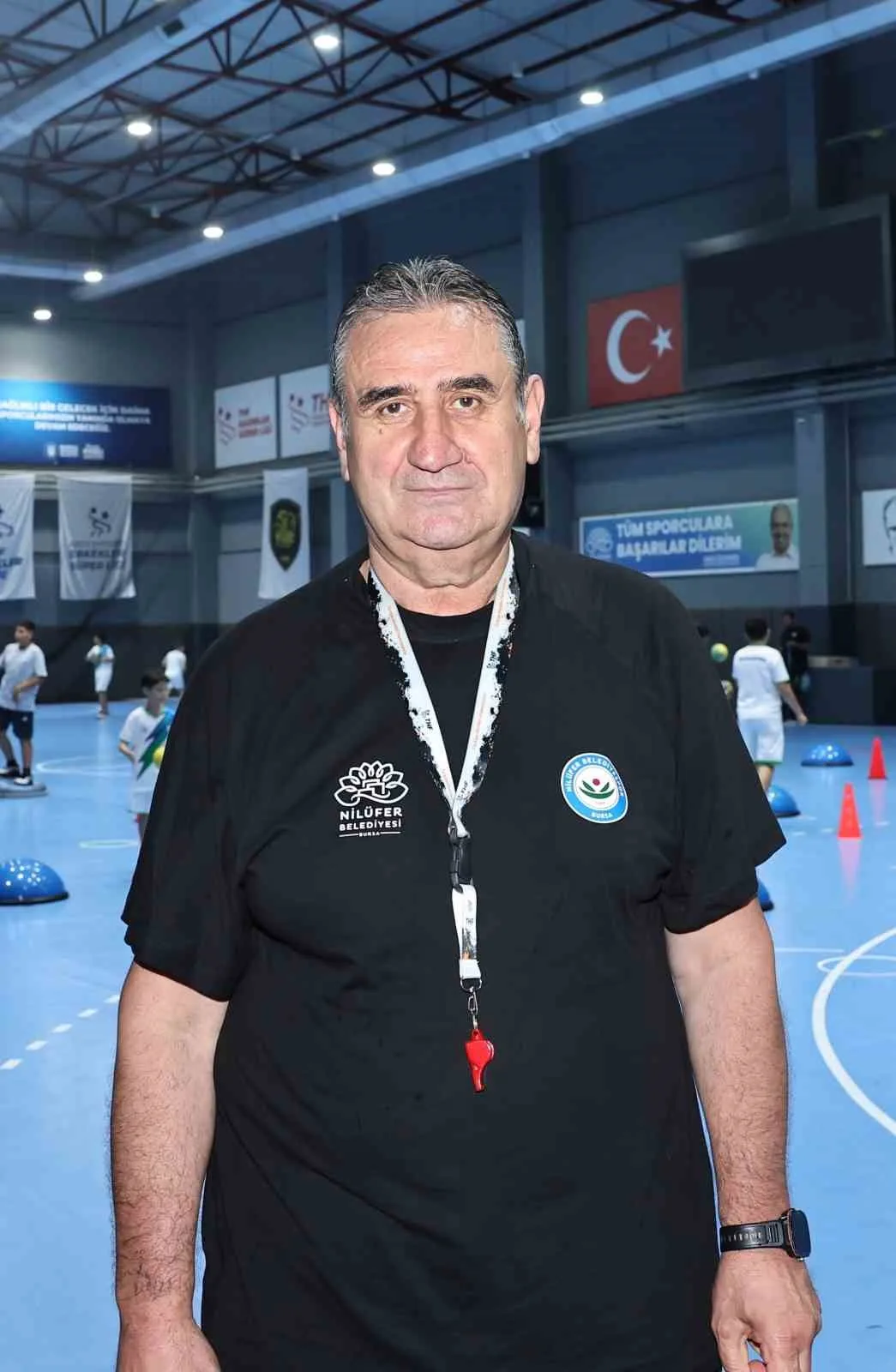 NİLÜFER BELEDİYESPOR VE TÜRKİYE HENTBOL FEDERASYONU İŞ BİRLİĞİYLE HAYATA GEÇİRİLEN HENTBOL AKADEMİSİ, 7-13 YAŞ ARALIĞINDAKİ ÇOCUKLARA KAPILARINI AÇTI. PROJE KAPSAMINDA SPORCULAR, ALANINDA UZMAN ANTRENÖRLER EŞLİĞİNDE HENTBOL EĞİTİMİ ALIYOR.