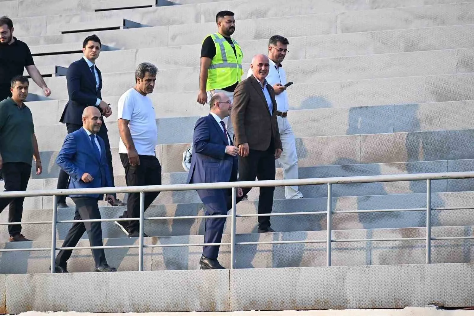 OSMANİYE 7 OCAK STADYUMU’NDA ÇALIŞMALAR YÜZDE 75’E ULAŞTI