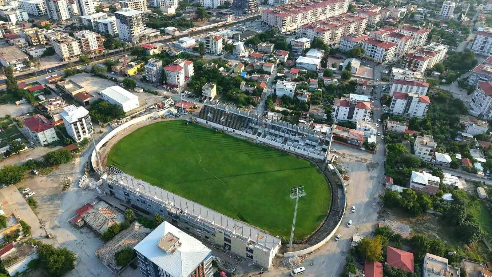 OSMANİYE 7 OCAK STADYUMU’NDA ÇALIŞMALAR YÜZDE 75’E ULAŞTI