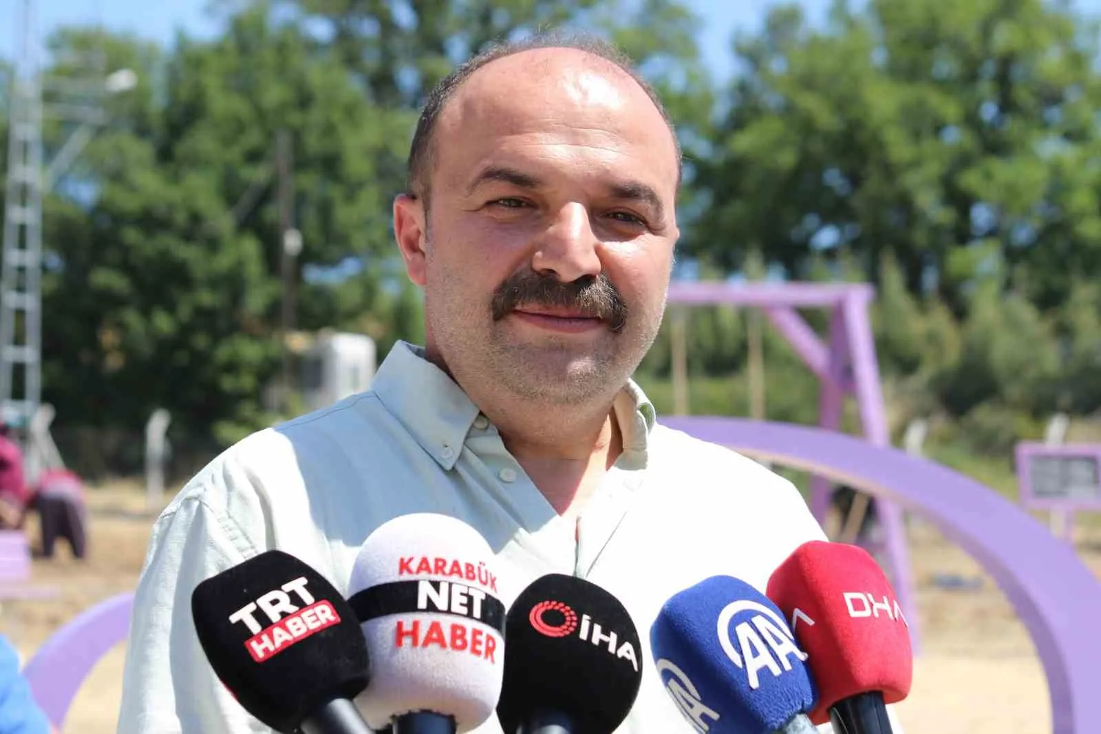 SAFRANBOLU TSO BAŞKANI EROL ALTUNTEPE, SAFRANOVA’NIN KENTE HEM TURİZM HEM DE TARIM NOKTASINDA DEĞER KATTIĞINI İFADE ETTİ.