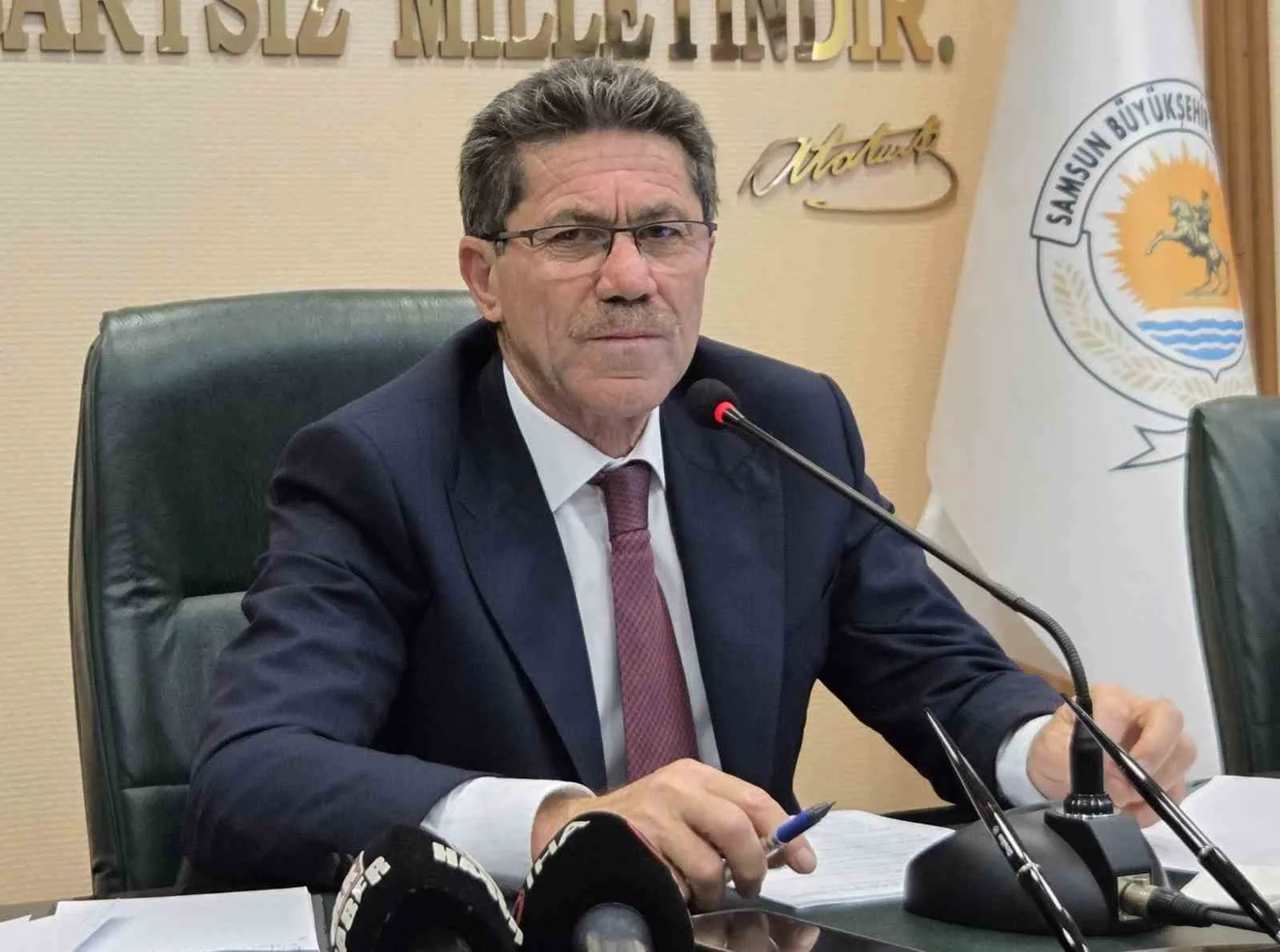 SAMSUN BÜYÜKŞEHİR BELEDİYESİ (SBB) MECLİSİ'NDE KENT İÇİ TOPLU TAŞIMA, MİNİBÜS, TAKSİ, ÖĞRENCİ SERVİSLERİ VE GEZİNTİ TEKNELERİNE İLİŞKİN YENİ ÜCRET TARİFELERİNİ İÇEREN TEKLİF, MECLİSTEN OY ÇOKLUĞUYLA GEÇEREK KARARA BAĞLANDI. (NİHAT SOĞUK)