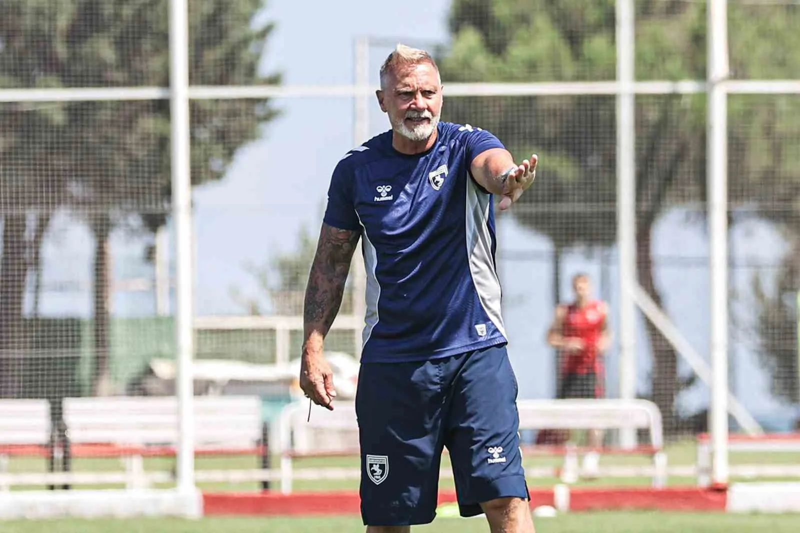 SÜPER LİG EKİPLERİNDEN SAMSUNSPOR, LİGİN İKİNCİ HAFTASINDA OYANACAĞI ÇAYKUR RİZESPOR MÜCADELESİNE TEKNİK DİREKTÖR THORSTEN FİNK YÖNETİMİNDE GERÇEKLEŞTİRDİĞİ ANTRENMANLA SÜRDÜRDÜ.