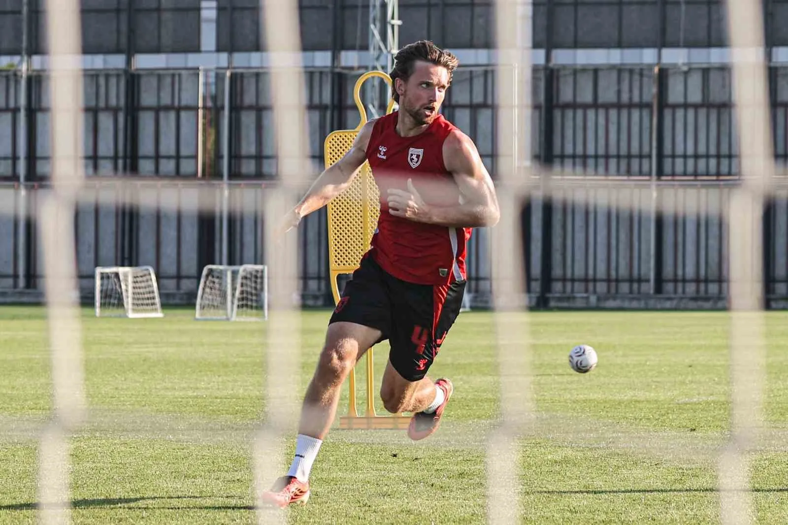 SÜPER LİG EKİPLERİNDEN SAMSUNSPOR, YARIN KARŞILAŞACAĞI ÇAYKUR RİZESPOR’U YENİP SEZONUN İLK GALİBİYETİNİ ALMAK İSTİYOR.