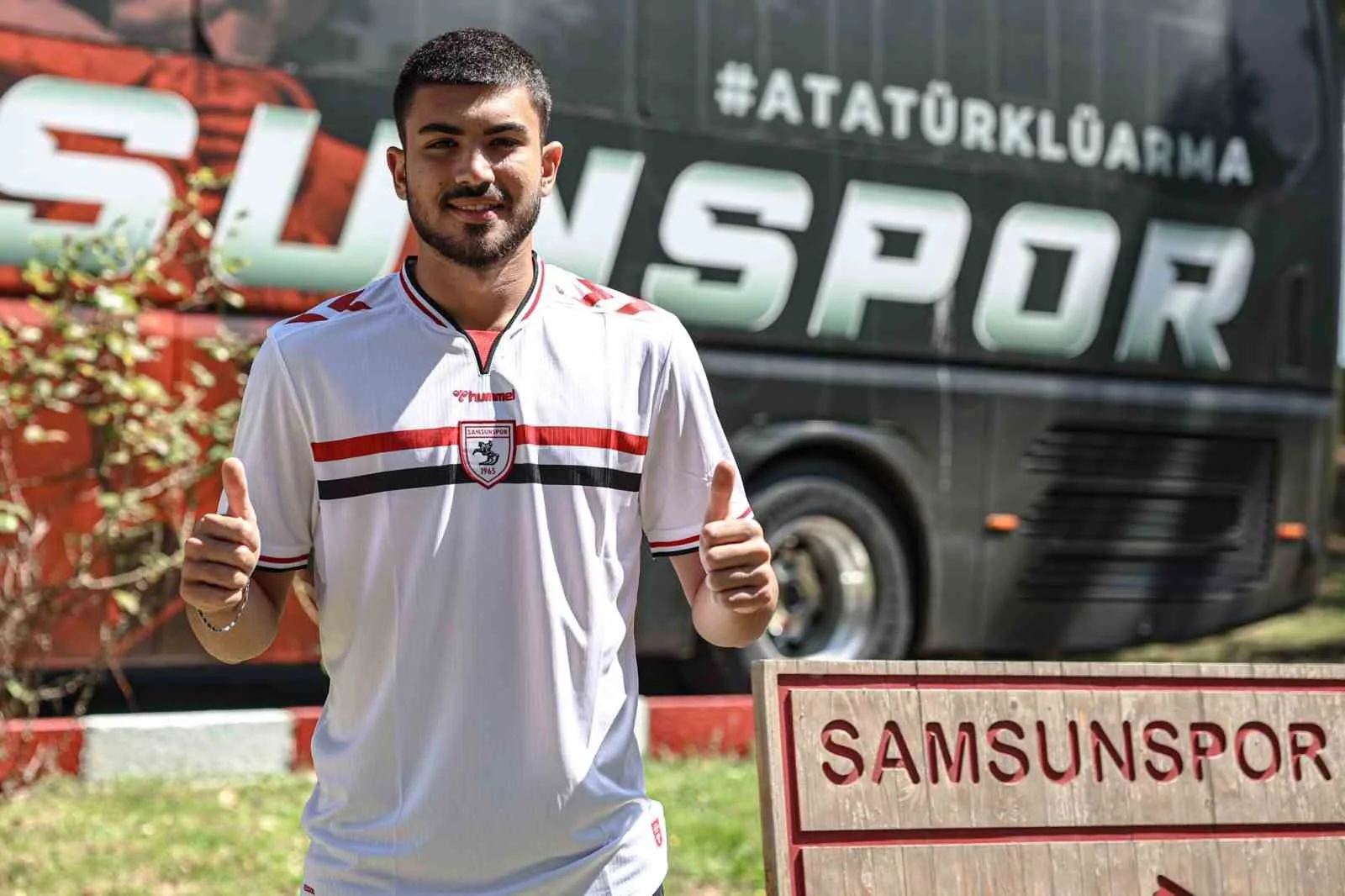SAMSUNSPOR FUTBOL AKADEMİSİ, 18 YAŞINDAKİ STOPER EMİR IŞIK’I KADROSUNA KATTI.