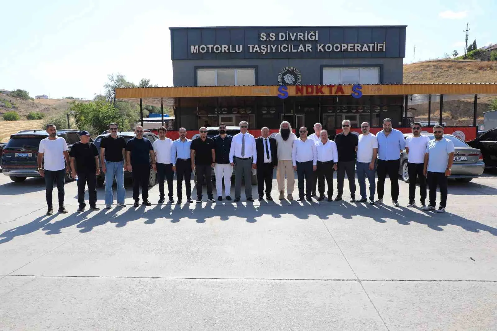 SİVAS TİCARET VE SANAYİ ODASI BAŞKAN ADAYI MUSTAFA EKEN VE STSO MECLİS ÜYESİ ADAYLARI, DİVRİĞİ'DE ODA ÜYELERİYLE BULUŞTU.