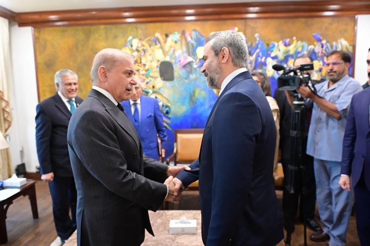 SURİYE DIŞİŞLERİ BAKANI ESAD HASAN ŞEYBANİ, RESMİ ZİYARET KAPSAMINDA BULUNDUĞU PAKİSTAN'IN BAŞKENTİ İSLAMABAD'DA PAKİSTAN BAŞBAKANI ŞAHBAZ ŞERİF İLE BİR ARAYA GELDİ.