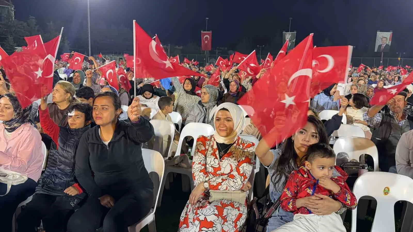 TBMM BAŞKANI PROF. DR. NUMAN KURTULMUŞ, TÜRKİYE CUMHURİYETİ'NİN BİRİNCİ ASRININ İLK 50 YILININ TERÖRE HEBA EDİLDİĞİNİ KAYDEDEREK, "BİNLERCE CANIMIZ ŞEHİT OLMUŞ, BİNLERCE İNSANIMIZ ÖLMÜŞ. 2,3 TRİLYON DOLAR BÜYÜK BİR KAYBA UĞRAMIŞSAK ARTIK ÖNÜMÜZDE YENİ BİR KAPI AÇILMIŞ, YENİ BİR YOLUN BAŞLANGICINDAYIZ. BU YOL KARDEŞLİK YOLUDUR. BU YOL BİRLİK VE BERABERLİK YOLUDUR" DEDİ.