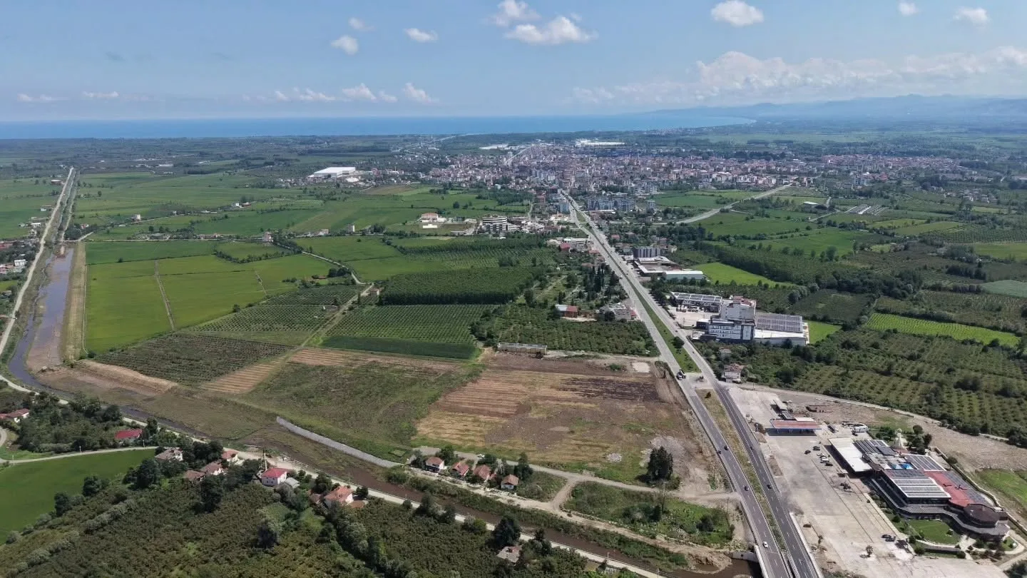 SAMSUN’UN TERME BELEDİYE BAŞKANI ŞENOL KUL, İLÇENİN UZUN YILLARDIR BEKLEDİĞİ VE TİCARİ HAYATINA BÜYÜK İVME KAZANDIRACAK GALERİCİLER SİTESİ PROJESİNİN UYGULAMA ALANINDA İNCELEMELERDE BULUNDU. BAŞKAN KUL, "TERME’DE HAYALLER BİR BİR GERÇEKLEŞİYOR" DEDİ.