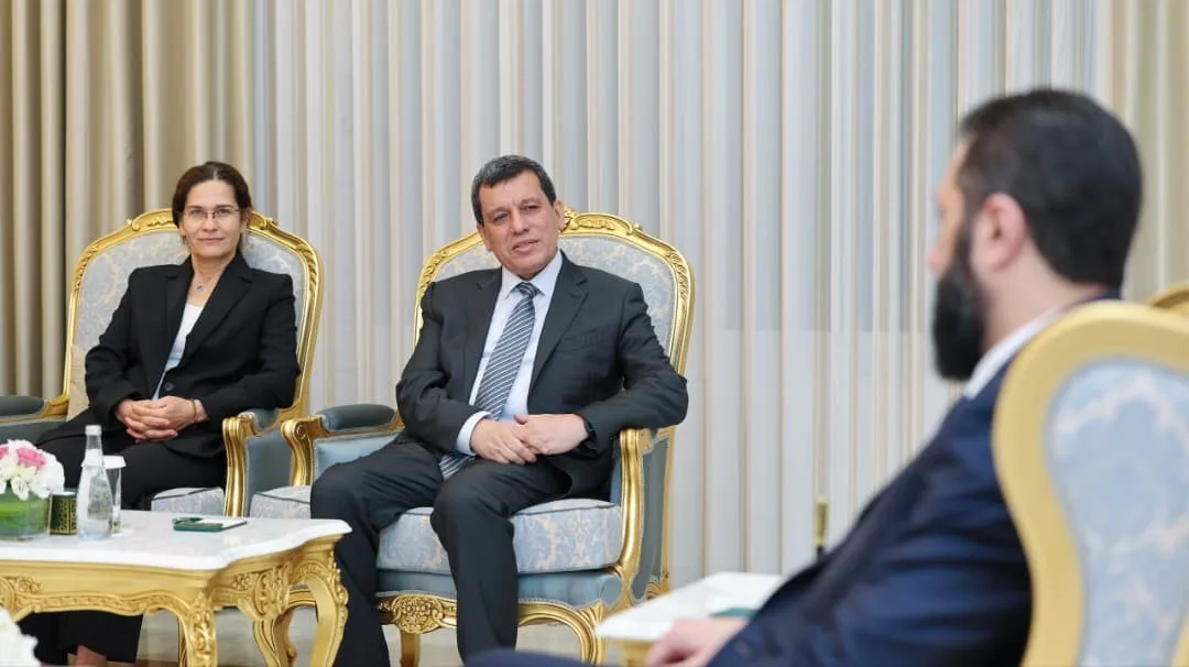 SDG ELEBAŞI MAZLUM ABDİ, BAŞKENT ŞAM’DAKİ HALK SARAYI’NDA SURİYE DIŞİŞLERİ BAKANI ESAD HASAN ŞEYBANİ İLE ORTAK BASIN TOPLANTISI DÜZENLEDİ.