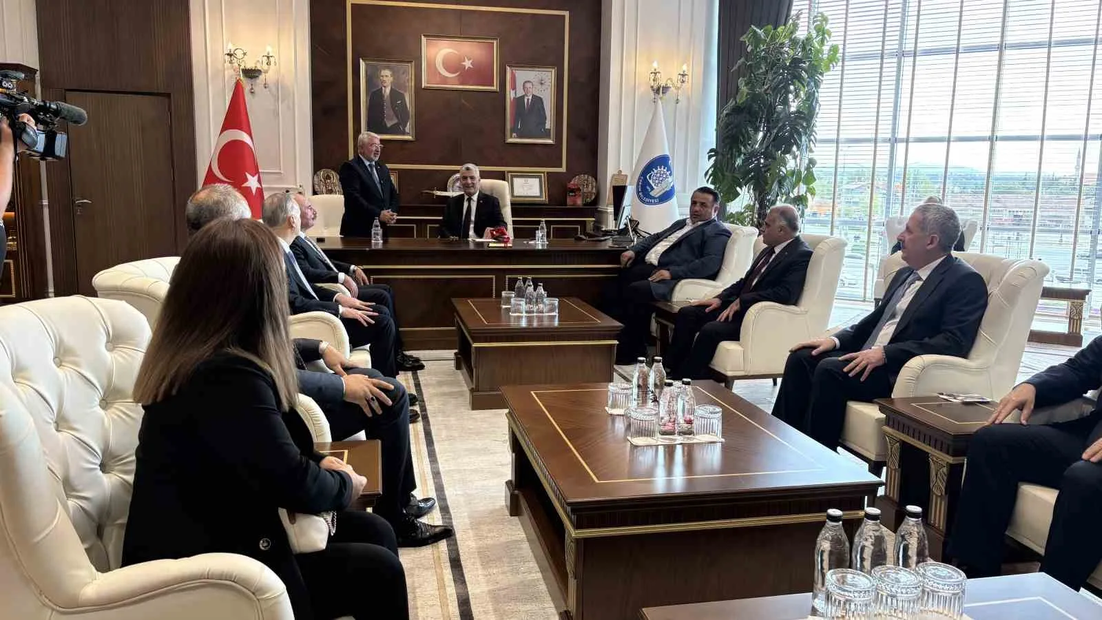 BAKAN BOLAT, ÇORUM BELEDİYESİ BAŞKANI HALİL İBRAHİM AŞGIN'DAN BİLGİ ALDI.
