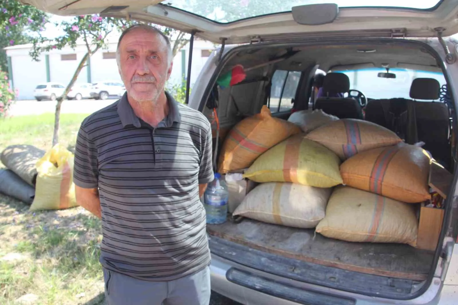 ALTINORDU İLÇESİNDEN FINDIĞINI GETİREN CEMİL KABAL