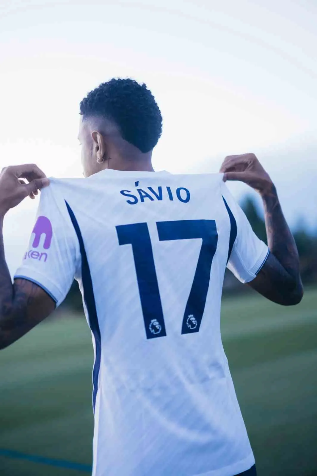 İGİLTERE PREMİER LİG EKİPLERİNDEN TOTTENHAM, SON OLARAK MANCHESTER CİTY FORMASI GİYEN BREZİLYALI OYUNCU SAVİNHO’YU KADROSUNA KATTIĞINI AÇIKLADI.
