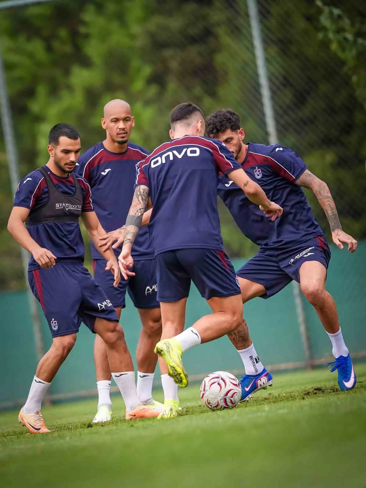 TRABZONSPOR, UEFA AVRUPA LİGİ PLAY-OFF TURU RÖVANŞ MAÇINDA DEPLASMANDA FERENCVAROS İLE OYNAYACAĞI KARŞILAŞMANIN HAZIRLIKLARINI SÜRDÜRDÜ.