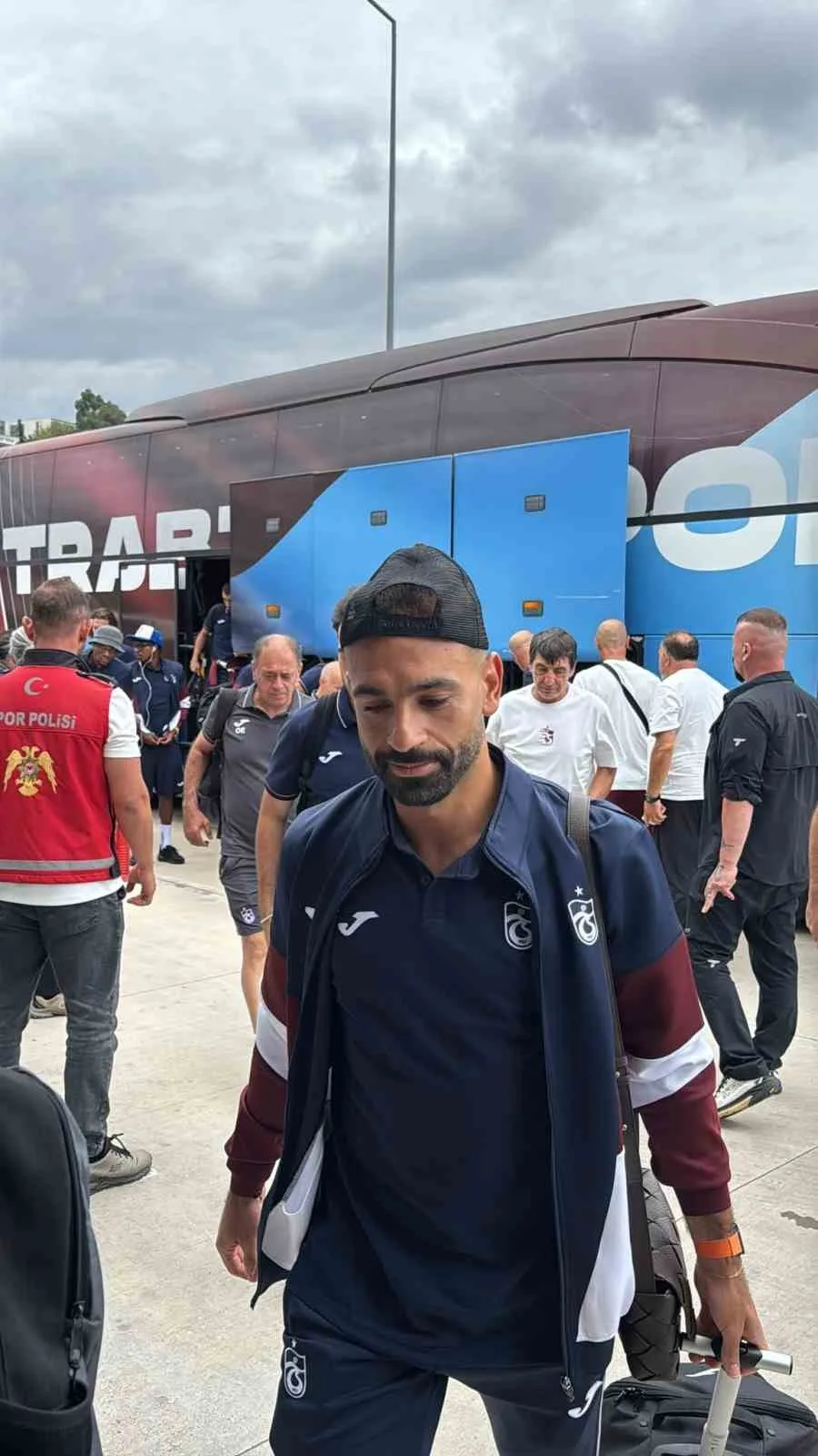 BORDO MAVİLİLER'İN TRENDYOL SÜPER LİG'İN 1. HAFTASINDA DEPLASMANDA OYNAYACAĞI KASIMPAŞA MAÇININ KAMP KADROSUNA YILDIZ TRANSFER MUHAMMED SALAH DA DAHİL EDİLDİ.