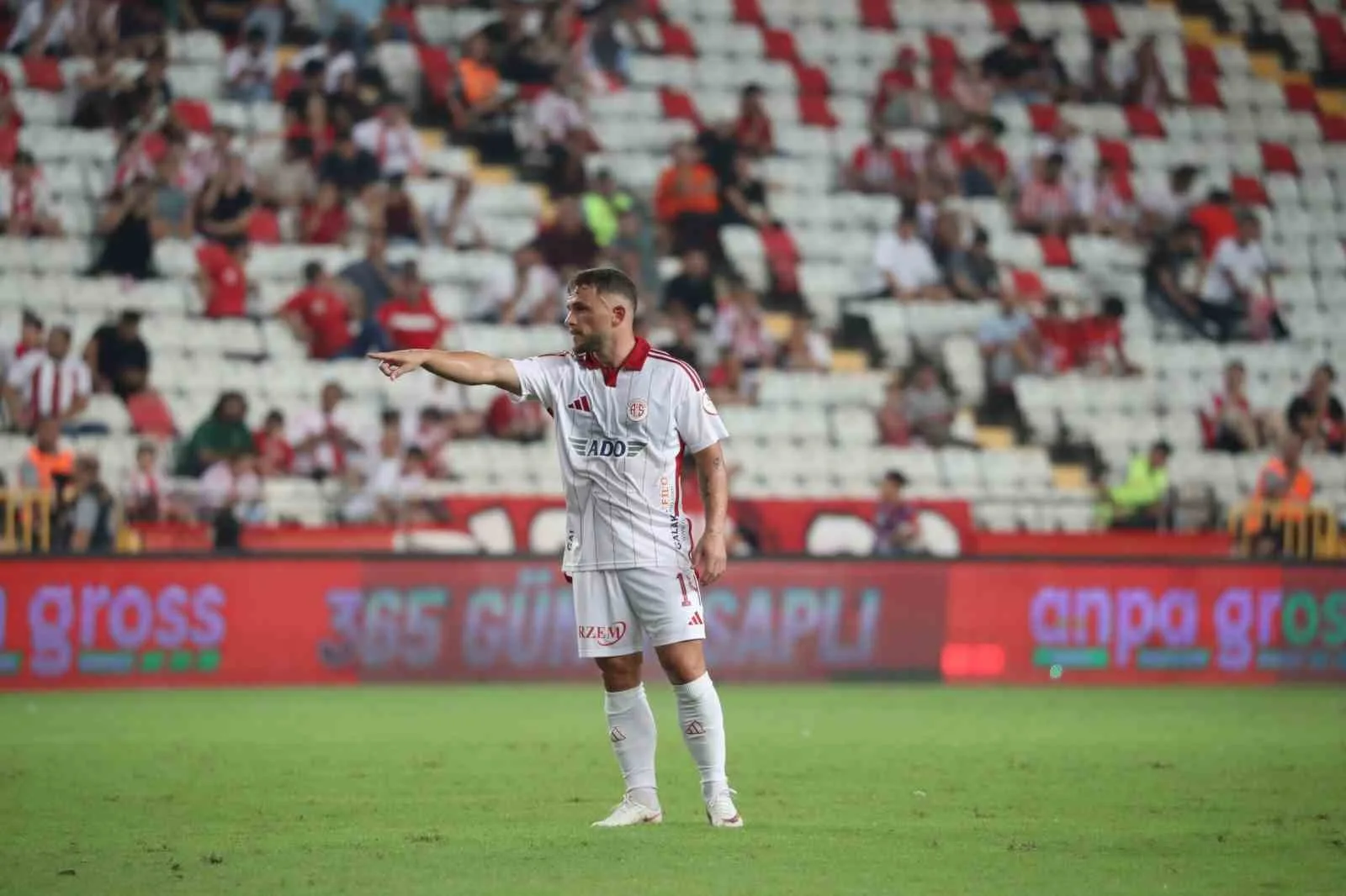 TRENDYOL 1. LİG'İN 3. HAFTASINDA ANTALYASPOR, KONUK ETTİĞİ PENDİKSPOR'A 3-2 MAĞLUP OLDU.