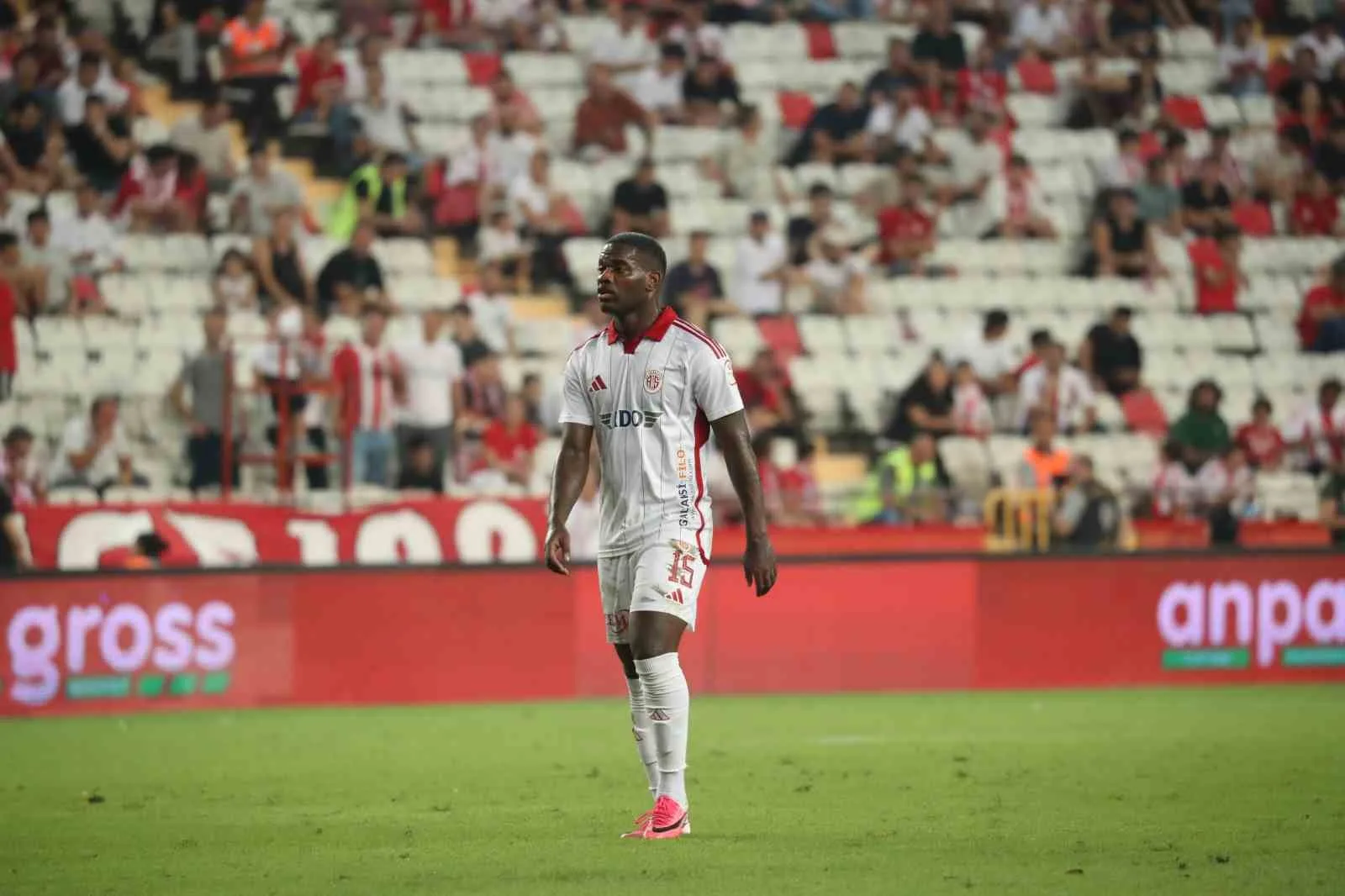 TRENDYOL 1. LİG'İN 3. HAFTASINDA ANTALYASPOR, KONUK ETTİĞİ PENDİKSPOR'A 3-2 MAĞLUP OLDU.