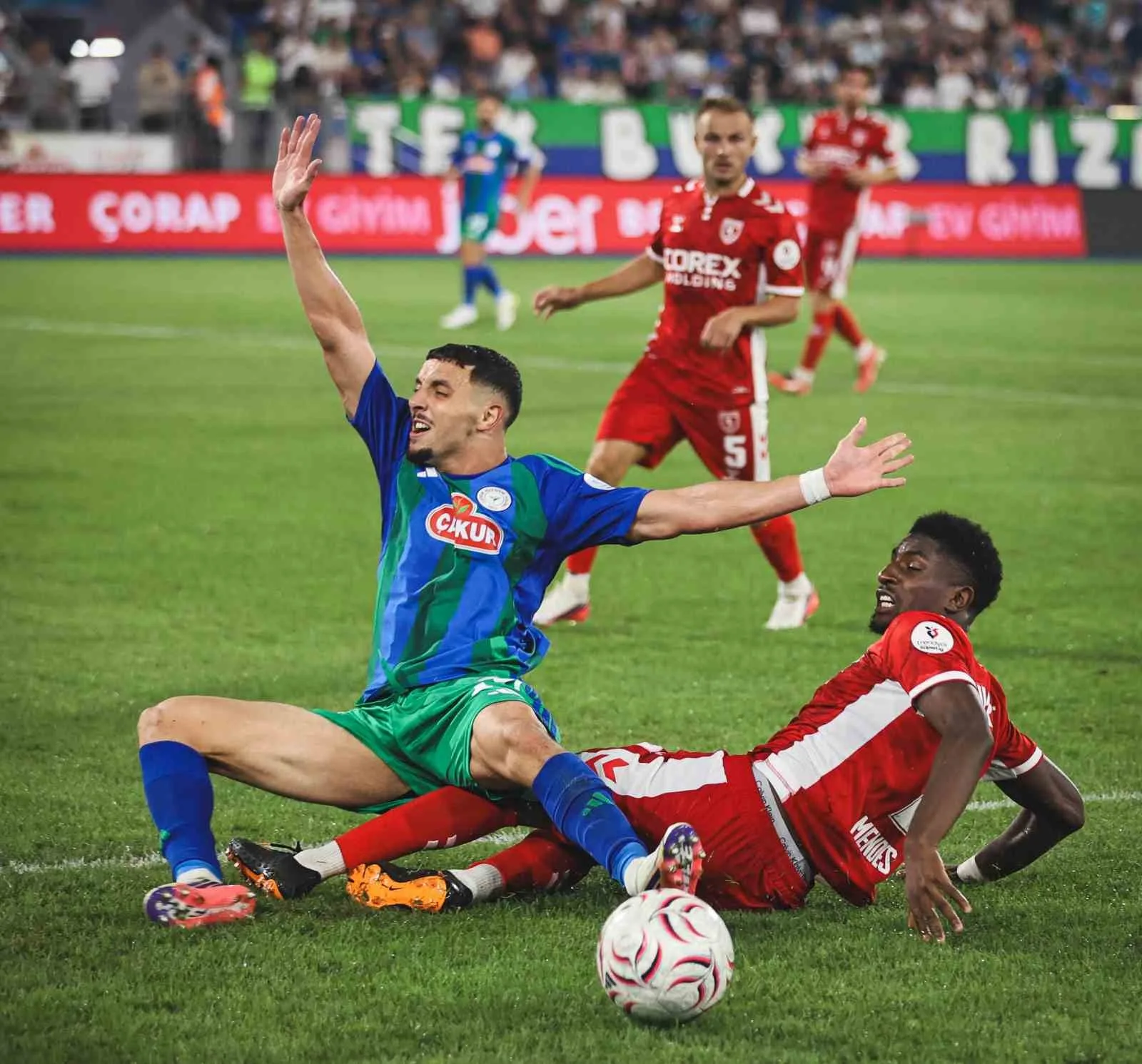 TRENDYOL SÜPER LİG’İN 2. HAFTASINDA ÇAYKUR RİZESPOR SAHASINDA KARŞILAŞTIĞI SAMSUNSPOR’A 2-0 MAĞLUP OLDU.
